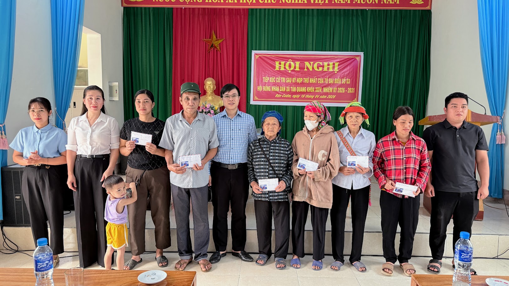 Tổ đại biểu số 3 và số 4 tiếp xúc cử tri sau kỳ họp thứ nhất HĐND xã Tân Quang khoá XXIV, nhiệm kỳ 2026 – 2031