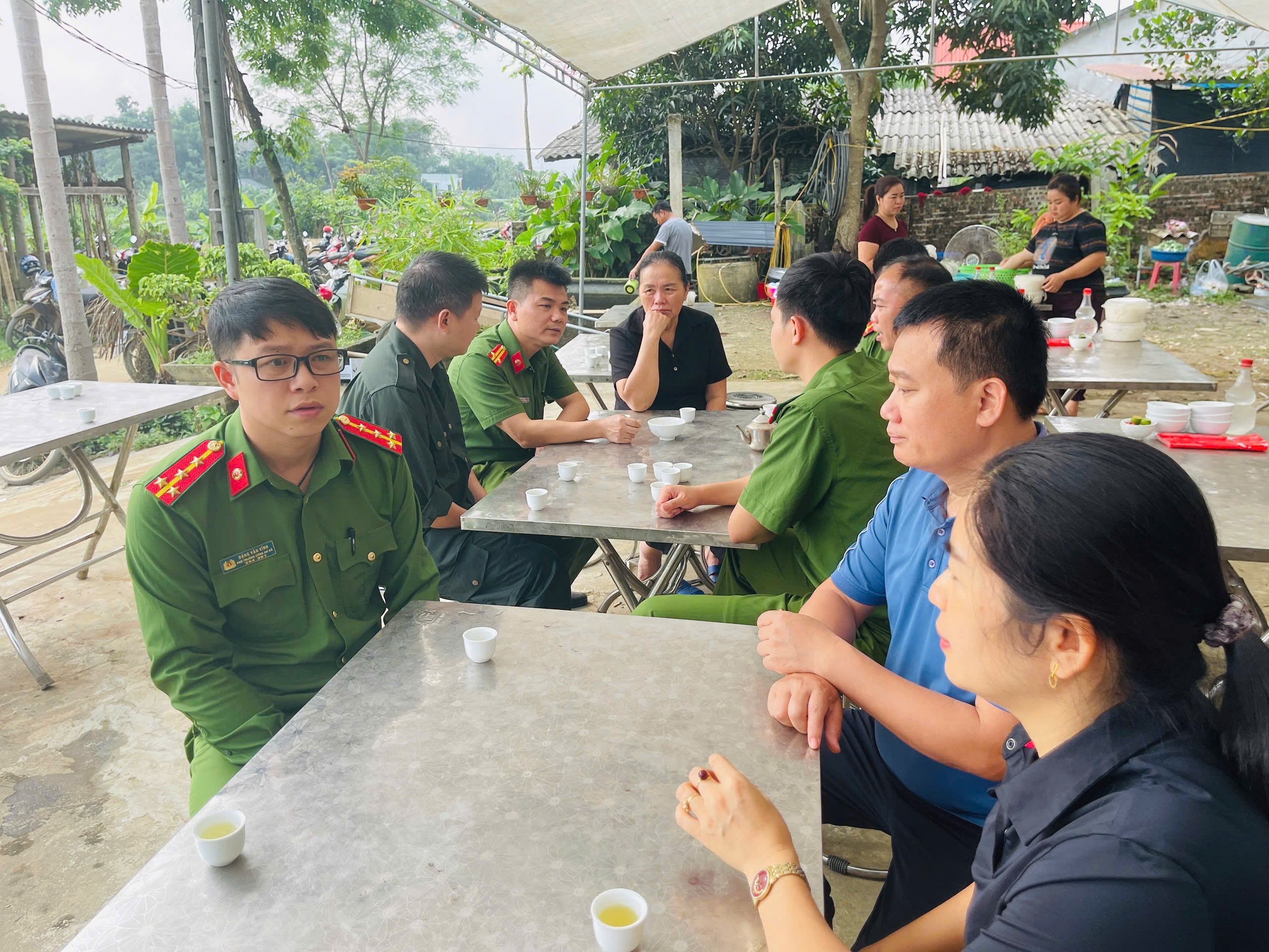 NỖ LỰC TÌM KIẾM NẠN NHÂN BỊ ĐUỐI NƯỚC VÀ KỊP THỜI THĂM HỎI GIA ĐÌNH NẠN NHÂN