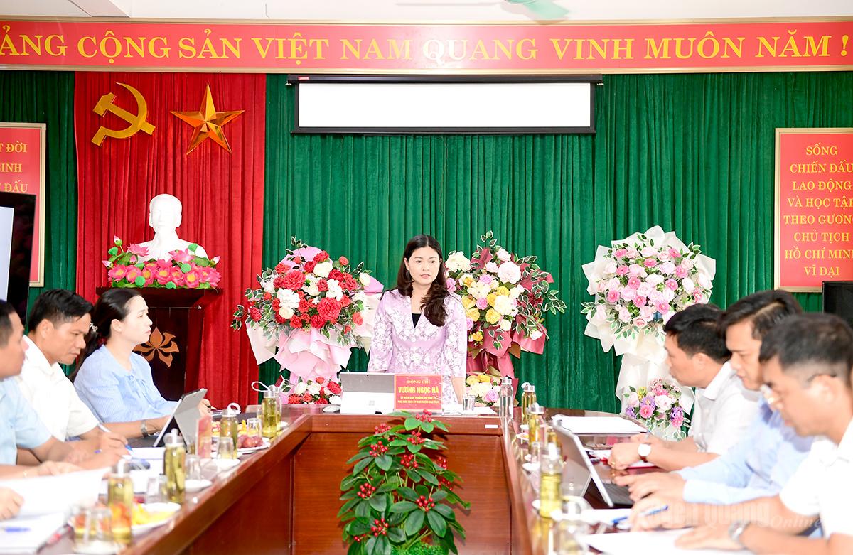 Phó Chủ tịch UBND tỉnh Vương Ngọc Hà làm việc với Trường Phổ thông Dân tộc nội trú ATK Sơn Dương