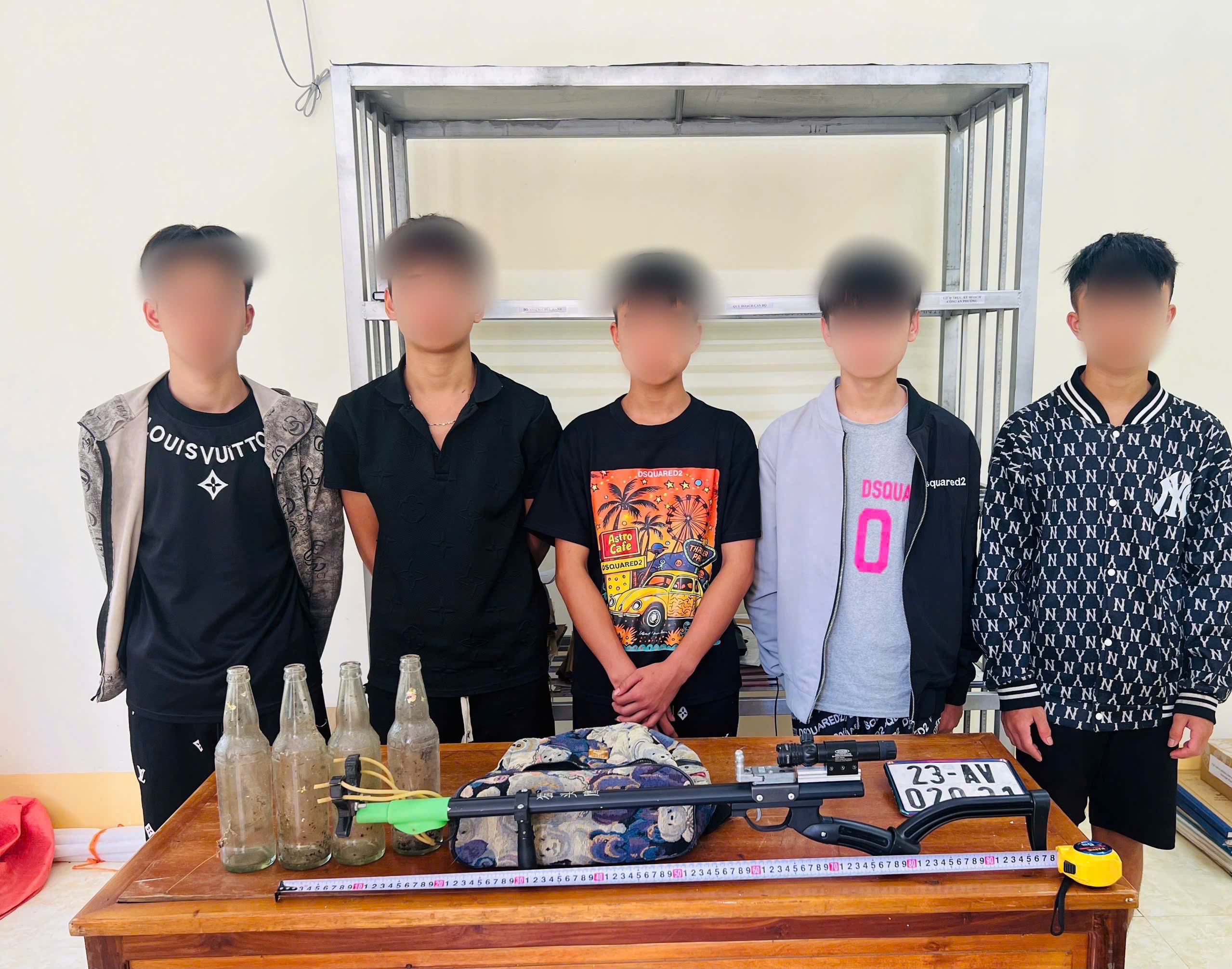 KỊP THỜI NGĂN CHẶN NHÓM THANH THIẾU NIÊN GÂY MẤT TRẬT TỰ CÔNG CỘNG