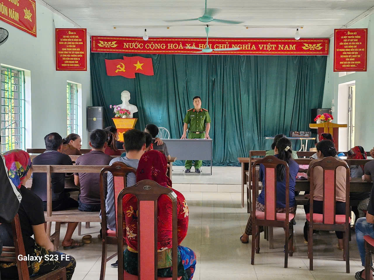 CÔNG AN XÃ MINH TÂN TUYÊN TRUYỀN PHỔ BIẾN GIÁO DỤC PHÁP LUẬT CHO NGƯỜI DÂN