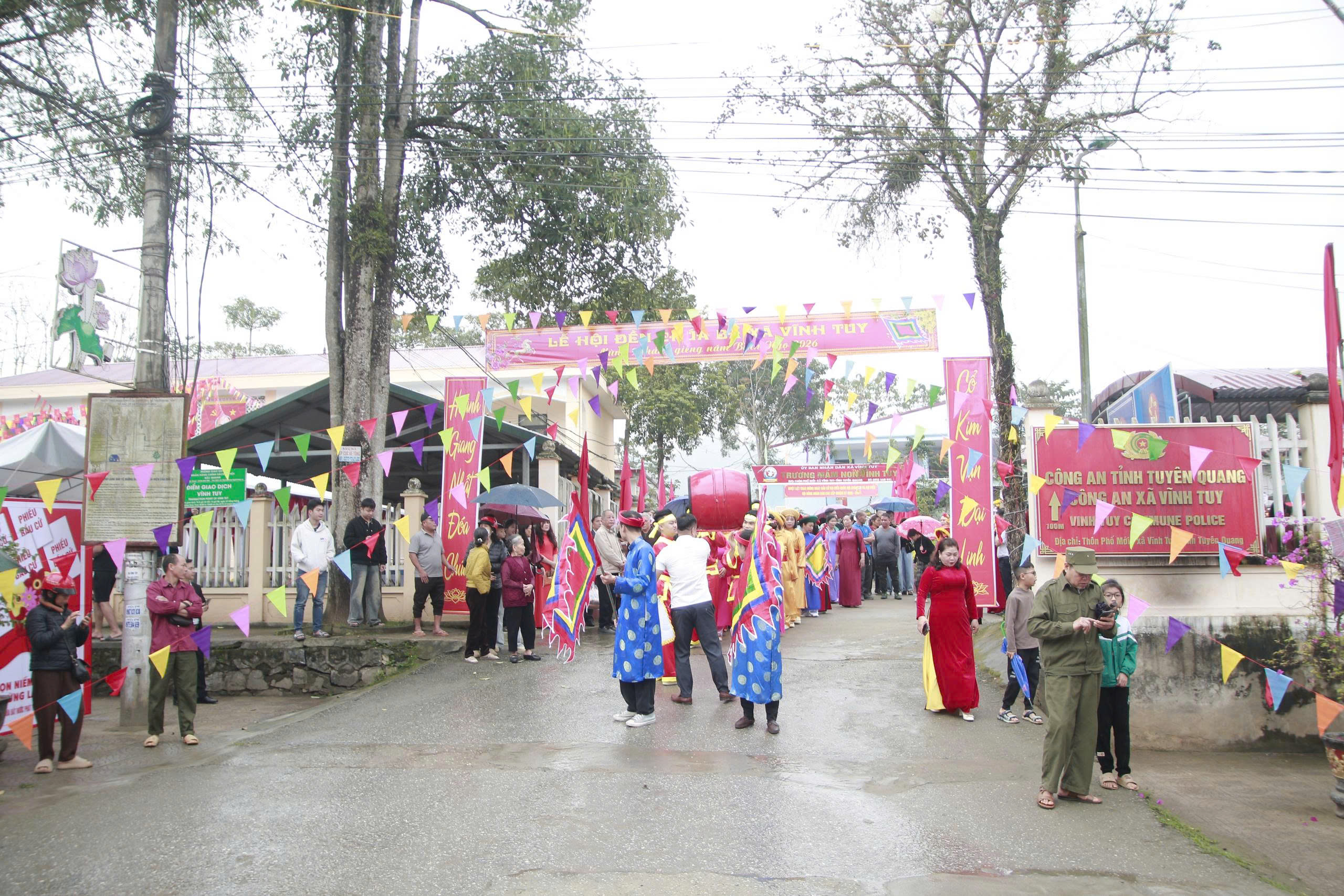 Lễ hội cổng.jpg