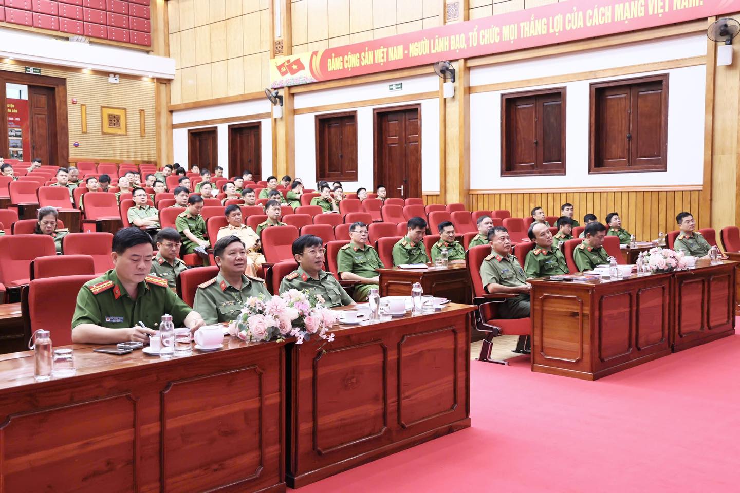 NÂNG CAO NHẬN THỨC, THỐNG NHẤT HÀNH ĐỘNG THỰC HIỆN NGHỊ QUYẾT ĐẠI HỘI ĐẢNG BỘ TỈNH