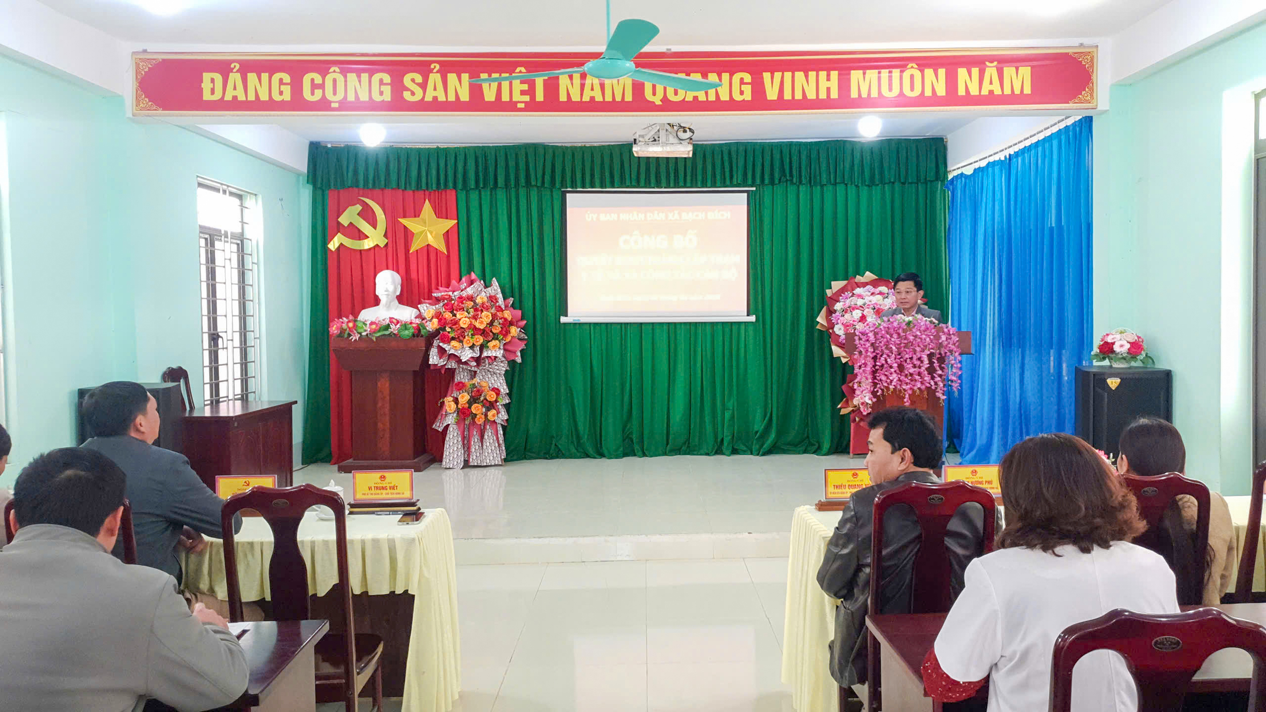 UBND XÃ BẠCH ĐÍCH CÔNG BỐ QUYẾT ĐỊNH THÀNH LẬP TRẠM Y TẾ XÃ