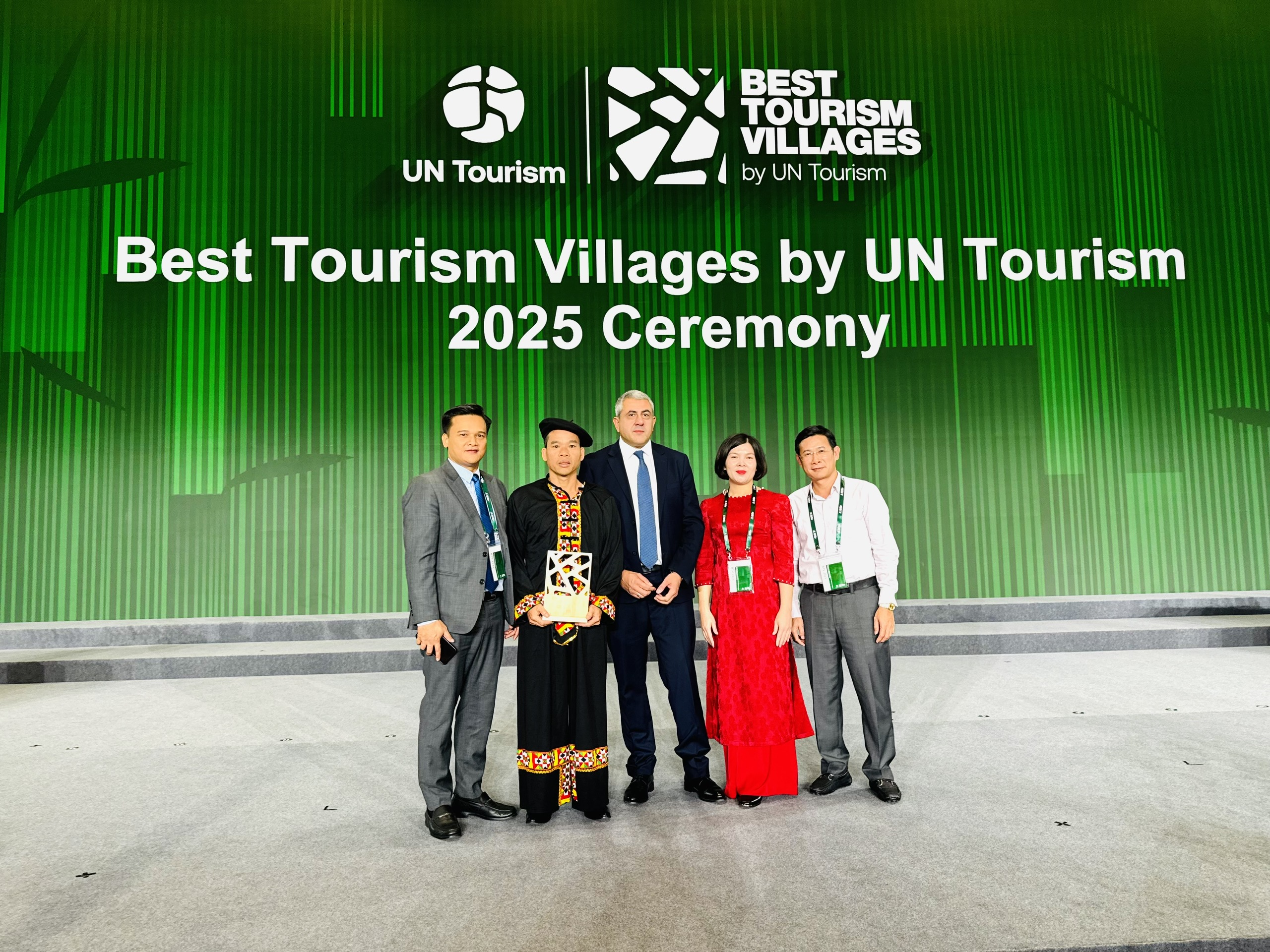Thôn Lô Lô Chải, tỉnh Tuyên Quang được vinh danh “Làng Du lịch tốt nhất thế giới năm 2025”