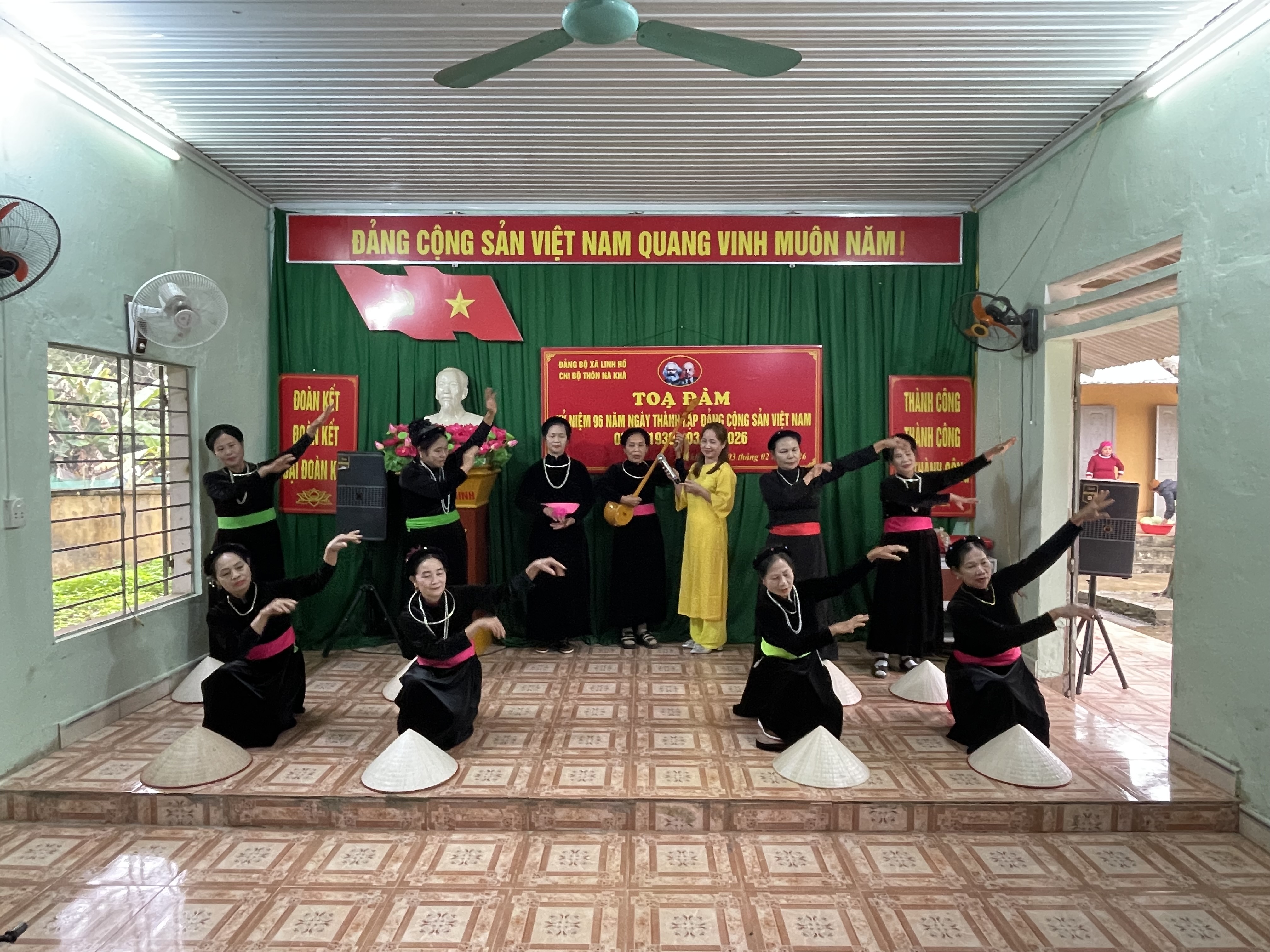 Toạ đ&agrave;m 10.JPG