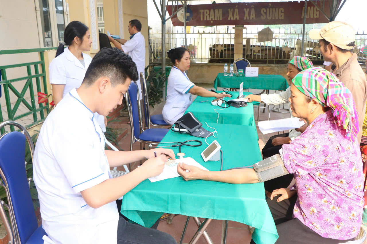 THẮNG MỐ TRIỂN KHAI CHƯƠNG TRÌNH KHÁM SỨC KHỎE ĐỊNH KỲ CHO NHÂN DÂN THEO TINH THẦN NGHỊ QUYẾT 72/NQ-TW