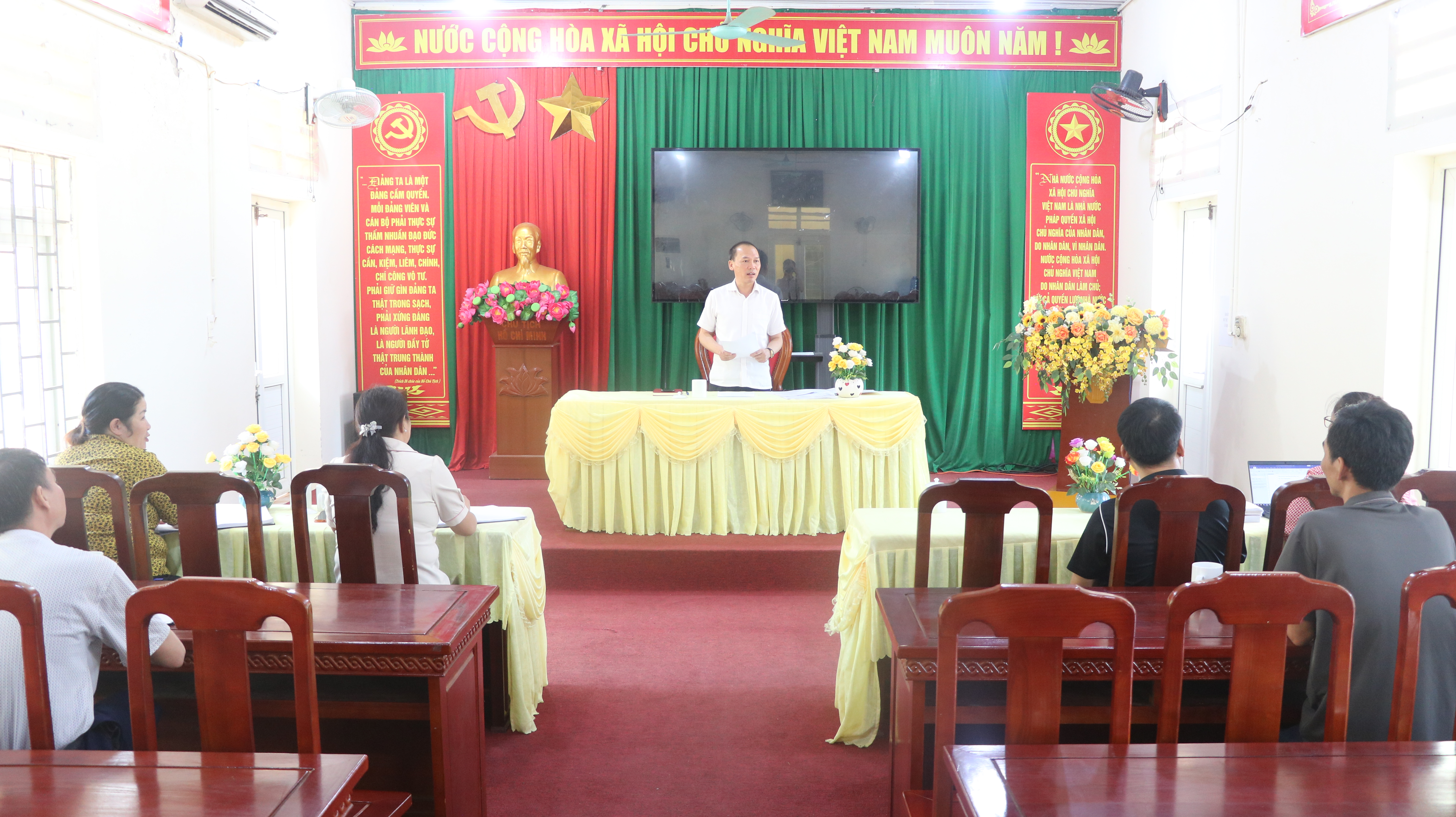 Đoàn kiểm tra của Sở Dân tộc và Tôn giáo làm việc tại xã Yên Thành