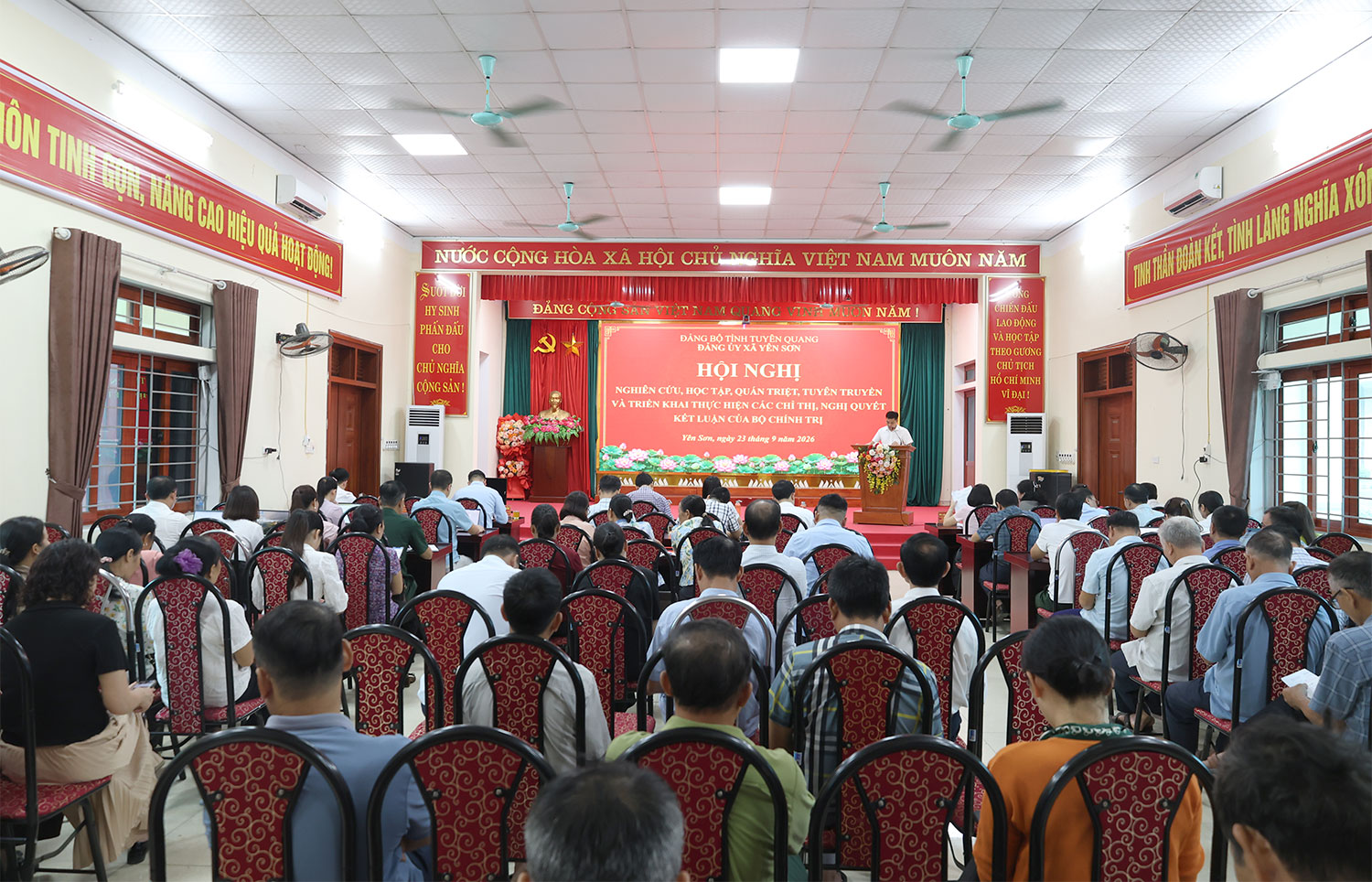 Hội nghị nghiên cứu, học tập, quán triệt, tuyên truyền và triển khai thực hiện các Chỉ thị, Nghị quyết, Kết luận của Bộ Chính trị