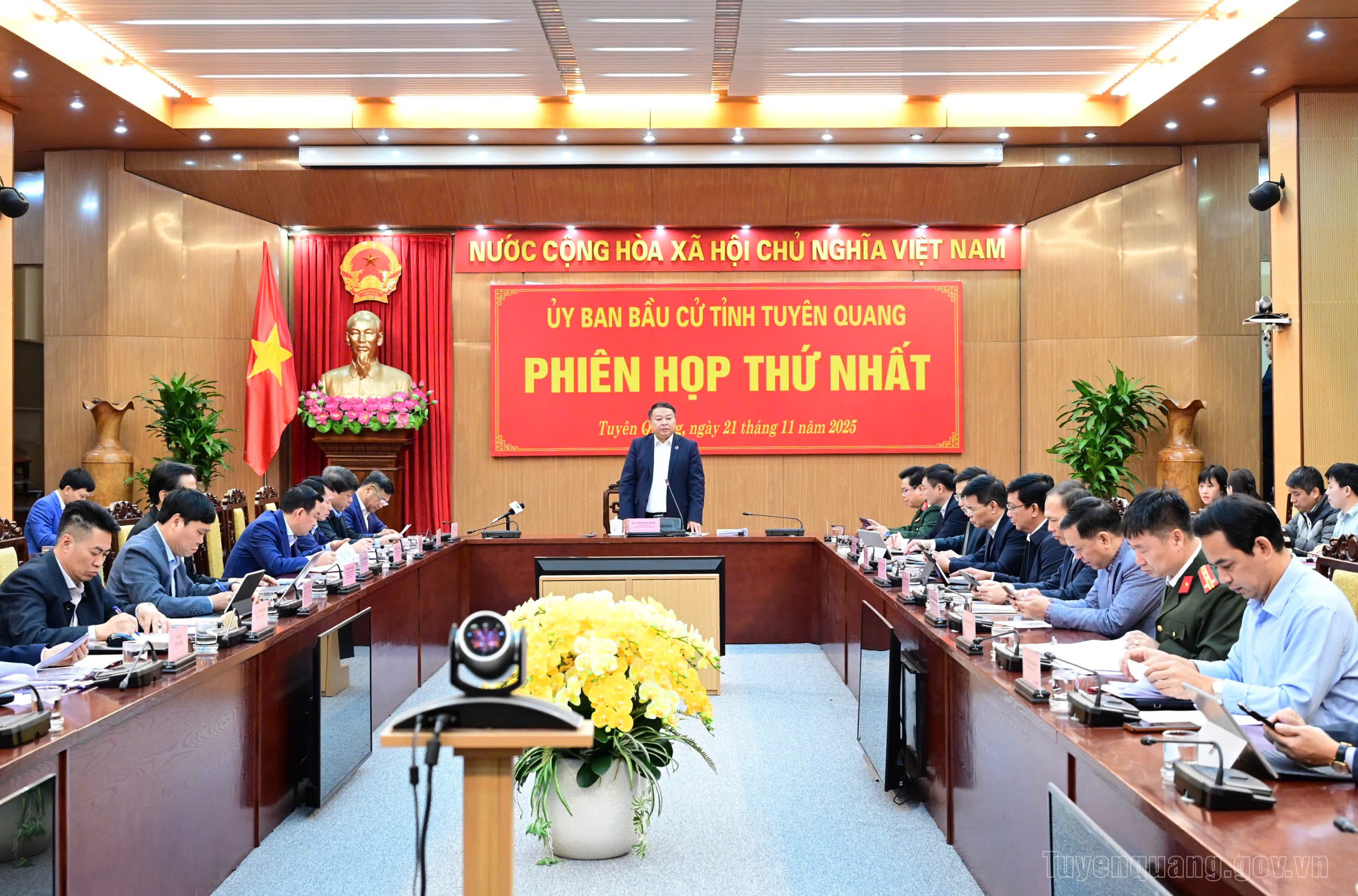 Phiên họp thứ nhất Ủy ban bầu cử tỉnh