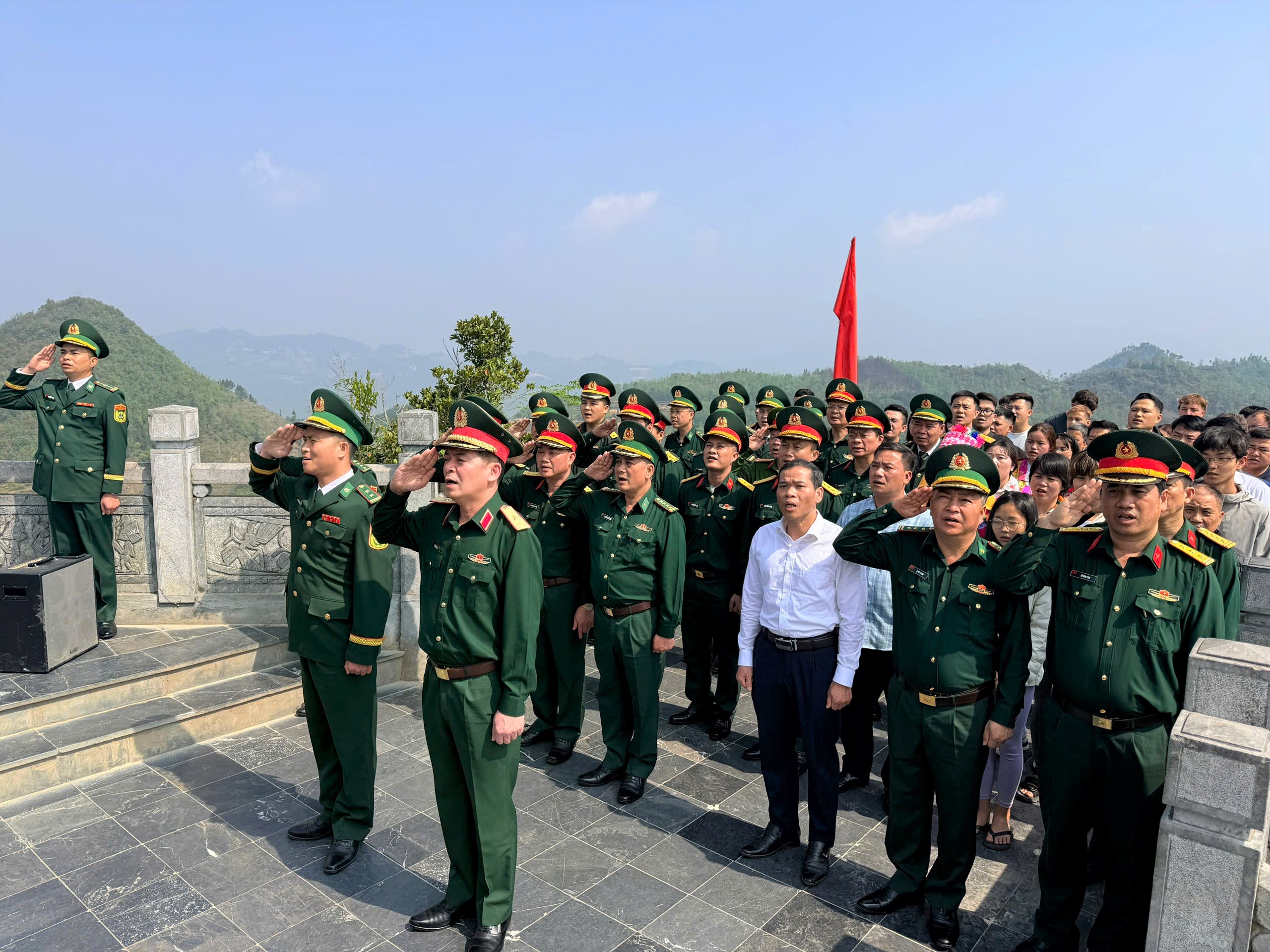 ĐOÀN CÔNG TÁC CỤC CÁN BỘ KIỂM TRA, NẮM TÌNH HÌNH TRIỂN KHAI CÔNG TÁC CÁN BỘ NĂM 2026 TẠI XÃ LŨNG CÚ