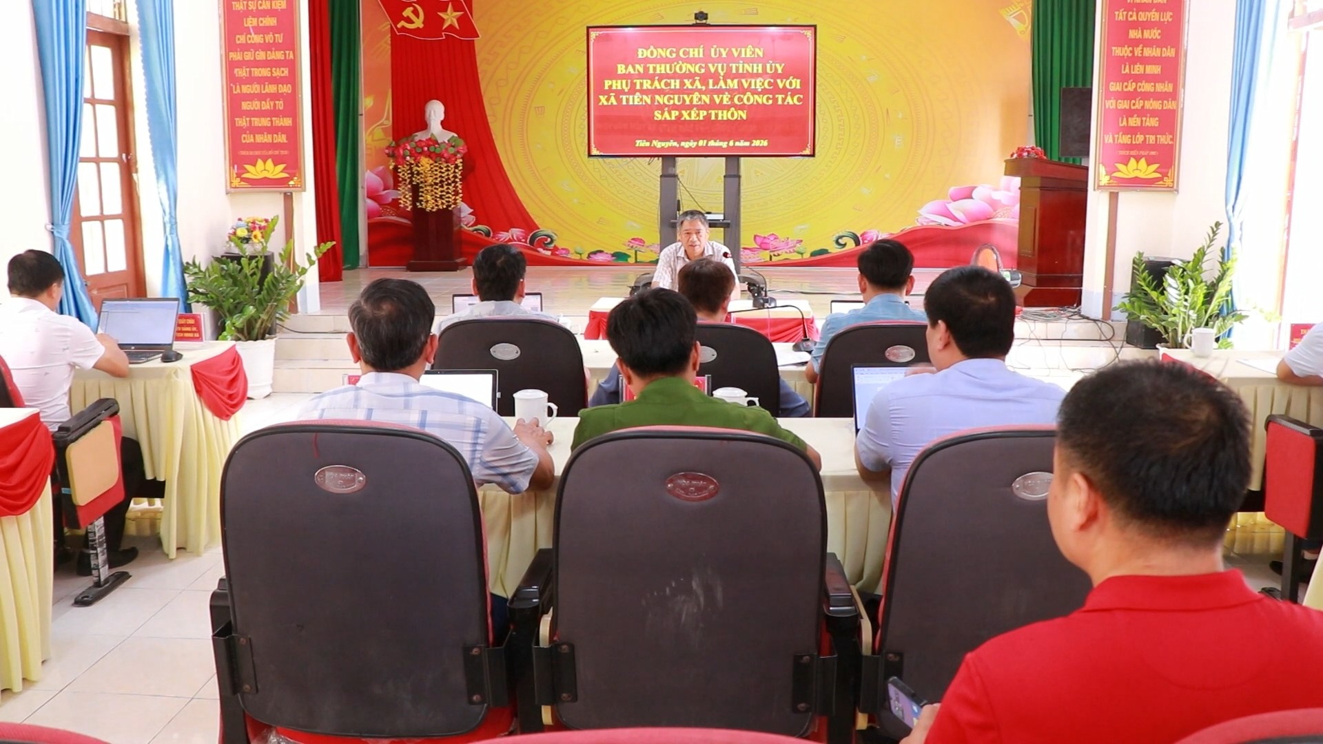 Đồng chí Nguyễn Hồng Trang, Ủy viên Ban Thường vụ Tỉnh ủy, Phó Bí thư Thường trực Chuyên trách Đảng ủy các cơ quan Đảng tỉnh đã có buổi làm việc với Ban Thường vụ Đảng ủy xã Tiên Nguyên