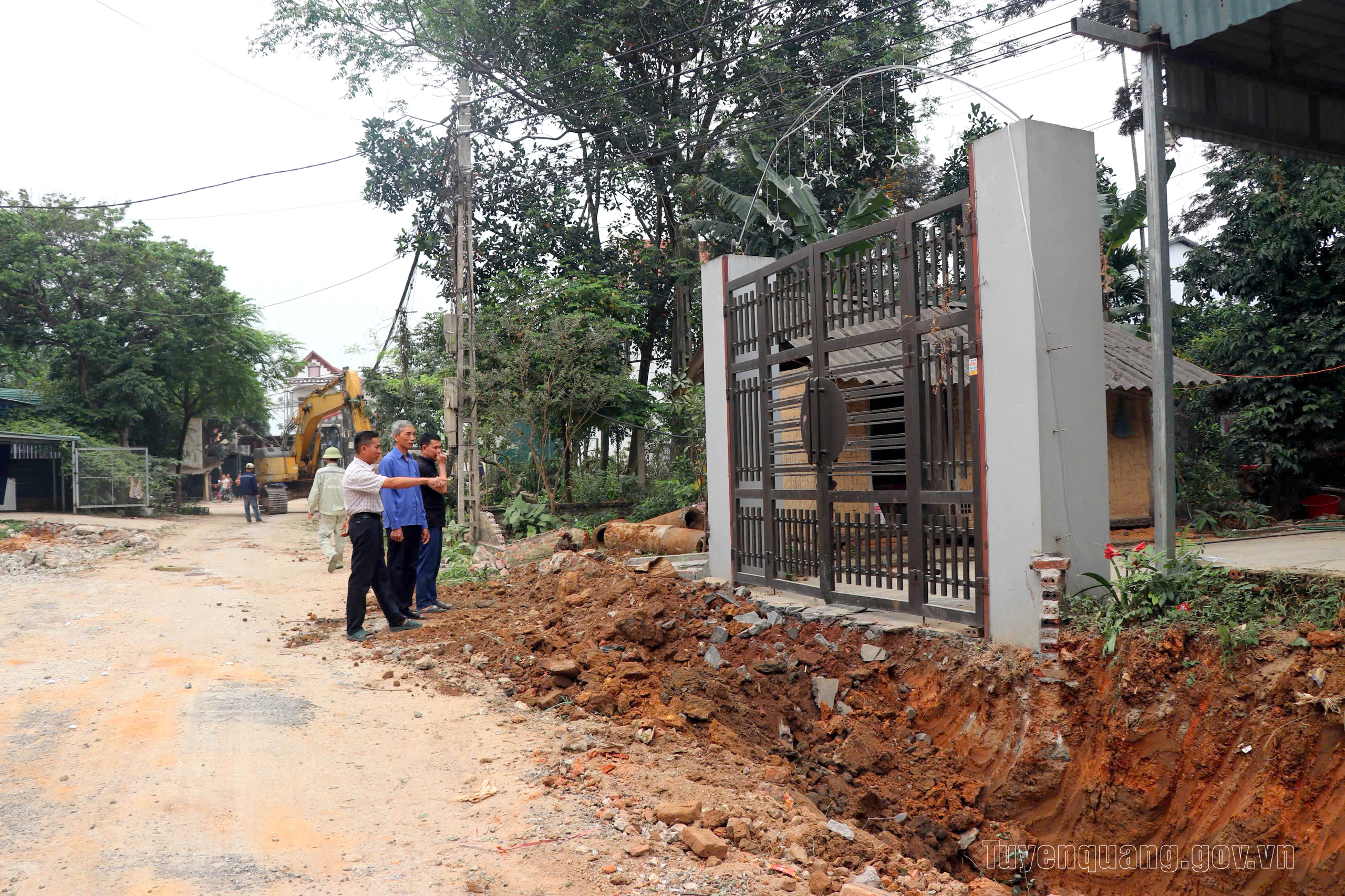 Đồng thuận hiến đất mở đường ở Bình Ca