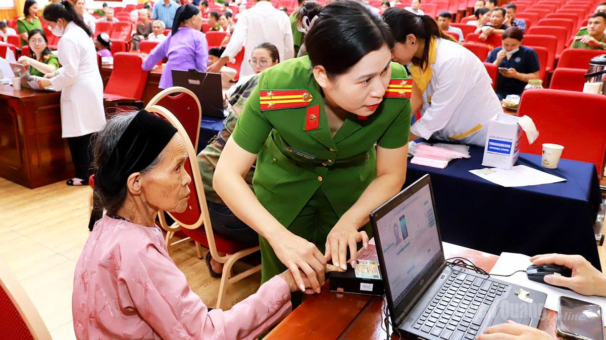 Ngày 22 - 7, Tuyên Quang chính thức thu nhận ADN cho thân nhân liệt sĩ chưa xác định danh tính