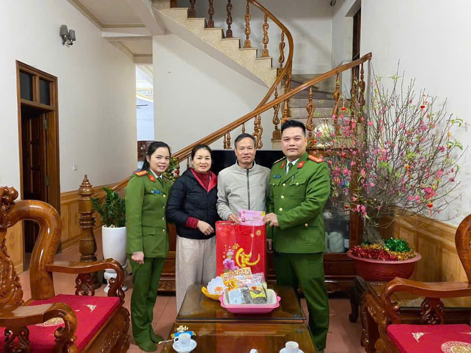  NỐI DÀI TRUYỀN THỐNG TRI ÂN – THẮM ĐẬM NGHĨA TÌNH CÔNG AN NHÂN DÂN 