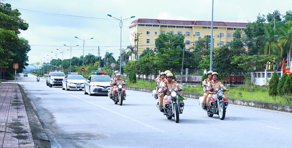 Tăng cường vai trò giám sát của Nhân dân trong bảo đảm an toàn giao thông