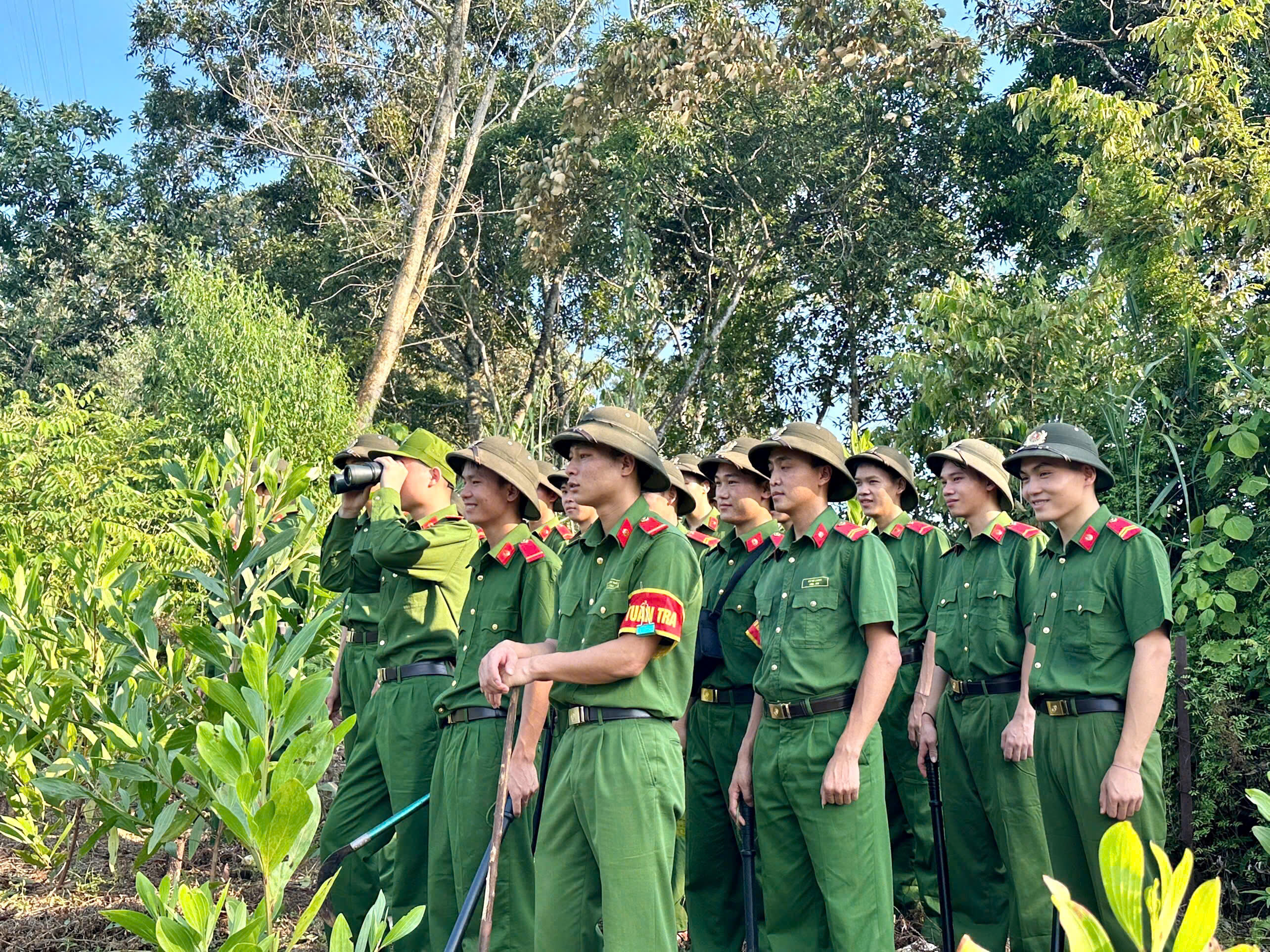 CHỦ ĐỘNG TUẦN TRA KHU VỰC GIÁP RANH, GIỮ VỮNG AN NINH AN TOÀN CƠ SỞ GIAM GIỮ