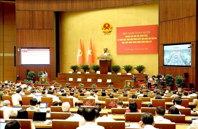 BA VẤN ĐỀ THEN CHỐT ĐỂ CHUYỂN ĐỘNG MẠNH MẼ - BÀI 1: THÁO “XIỀNG XÍCH” THỂ CHẾ, MỞ ĐƯỜNG PHÁT TRIỂN
