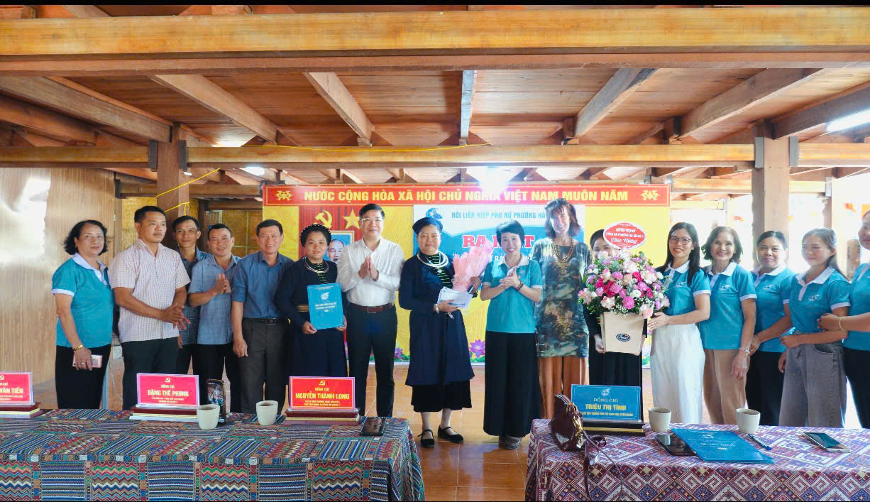 Hà Giang 1 ra mắt Mô hình "Tổ Phụ nữ bảo tồn và phát triển nghề thủ công đan lát" tại Tổ 13 - Thôn Tha
