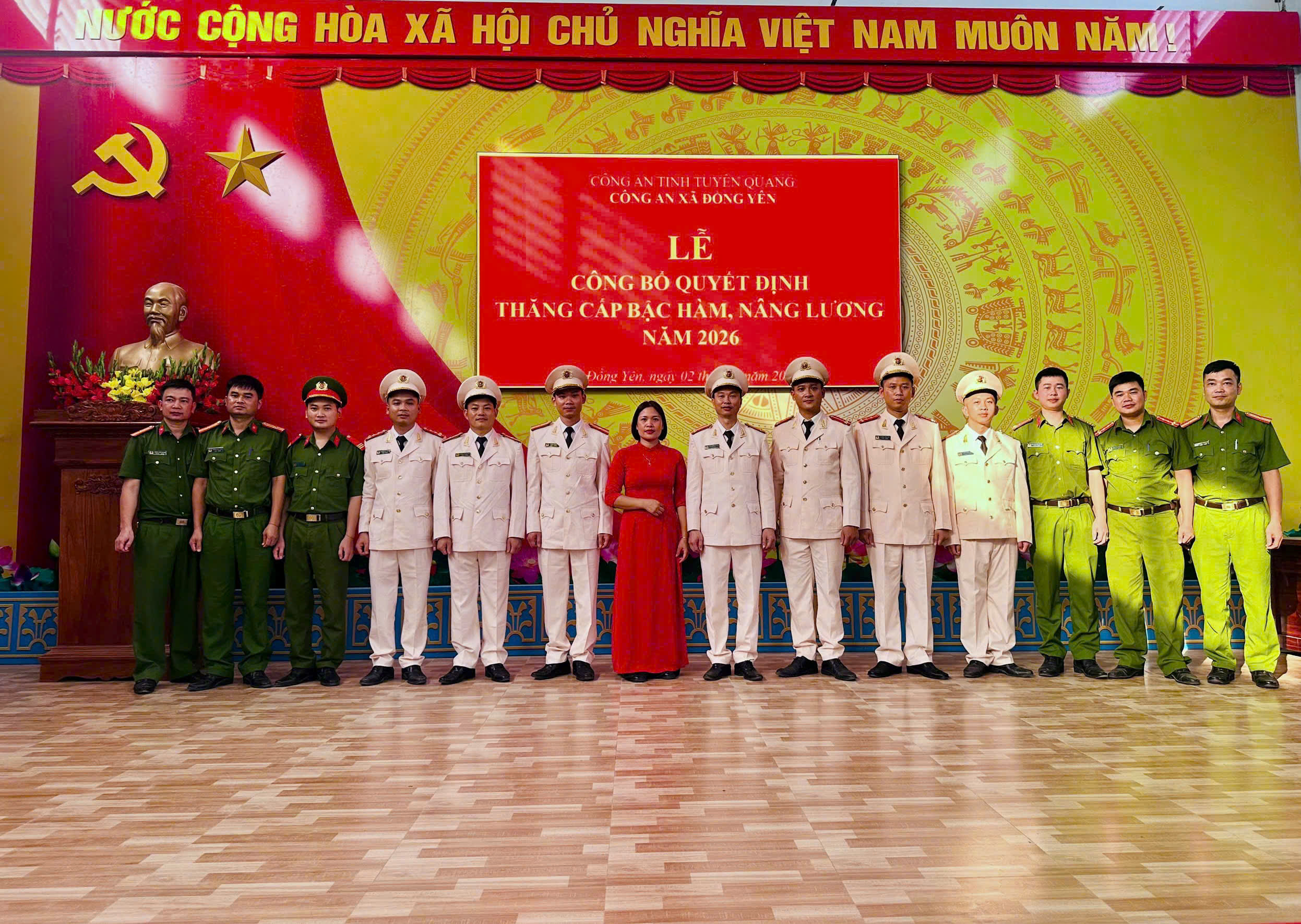 CÔNG AN XÃ ĐỒNG YÊN TỔ CHỨC CÔNG BỐ QUYẾT ĐỊNH THĂNG CẤP BẬC HÀM, NÂNG LƯƠNG NĂM 2026 CHO CÁN BỘ, CHIẾN SĨ
