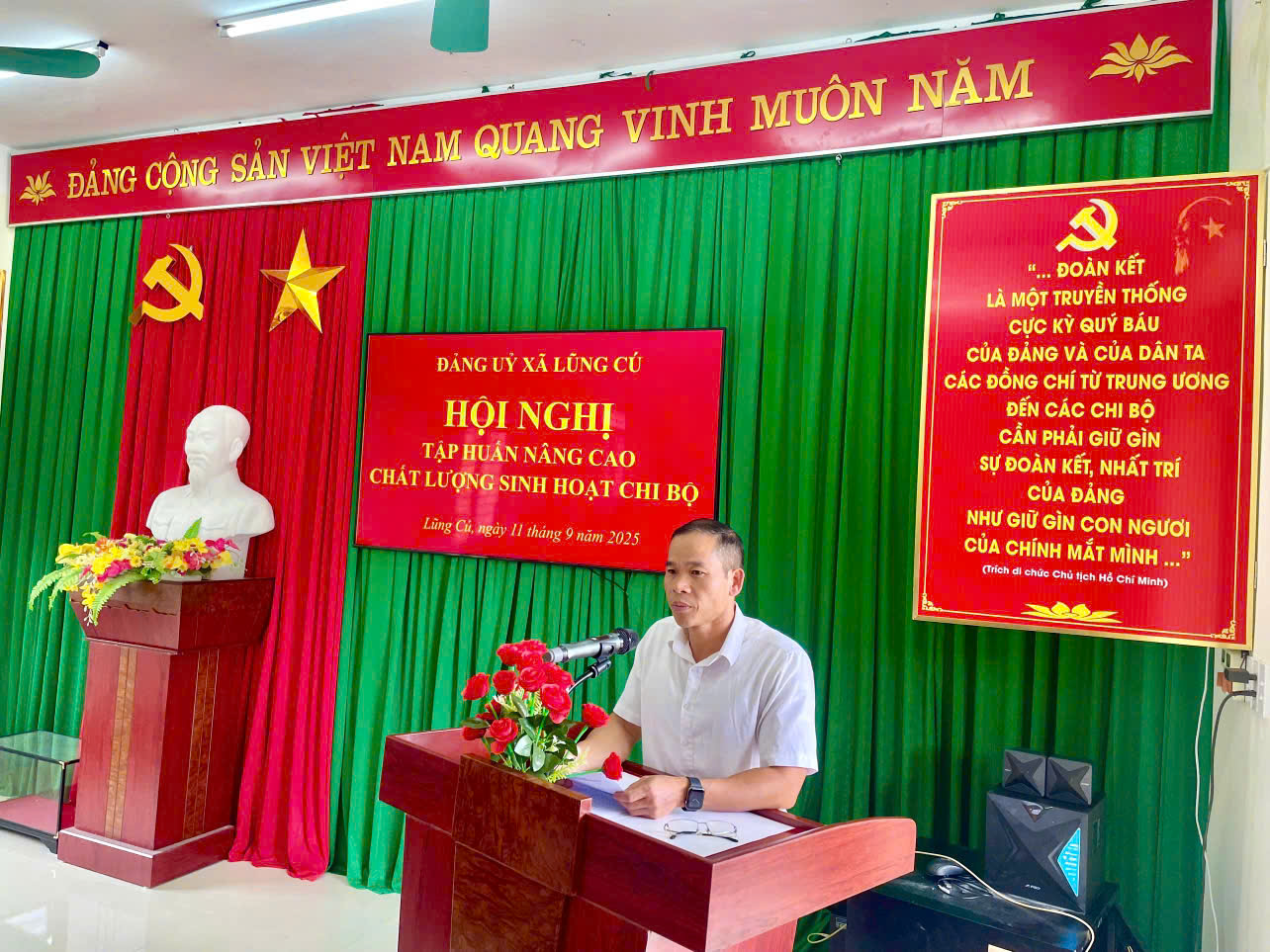 Xã Lũng Cú tổ chức lớp bồi dưỡng nâng cao chất lượng sinh hoạt chi bộ.