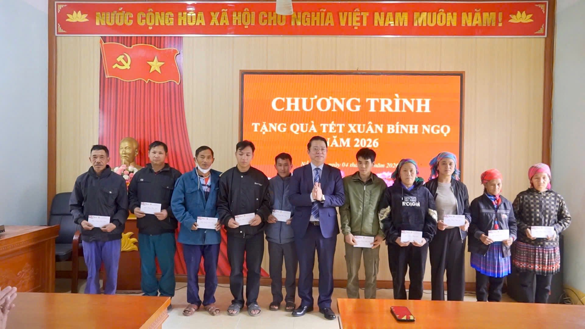 LÃNH ĐẠO BAN TUYÊN GIÁO VÀ DÂN VẬN TỈNH ỦY THĂM TẶNG QUÀ TẾT TẠI XÃ NẤM DẨN