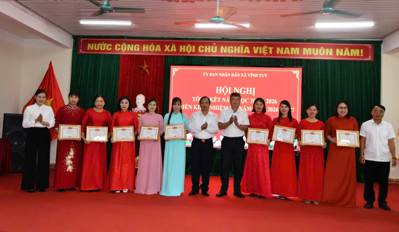Hn tổng kết năm học 2025-2026 tặng c&aacute;c c&aacute; nh&acirc;n.jpg