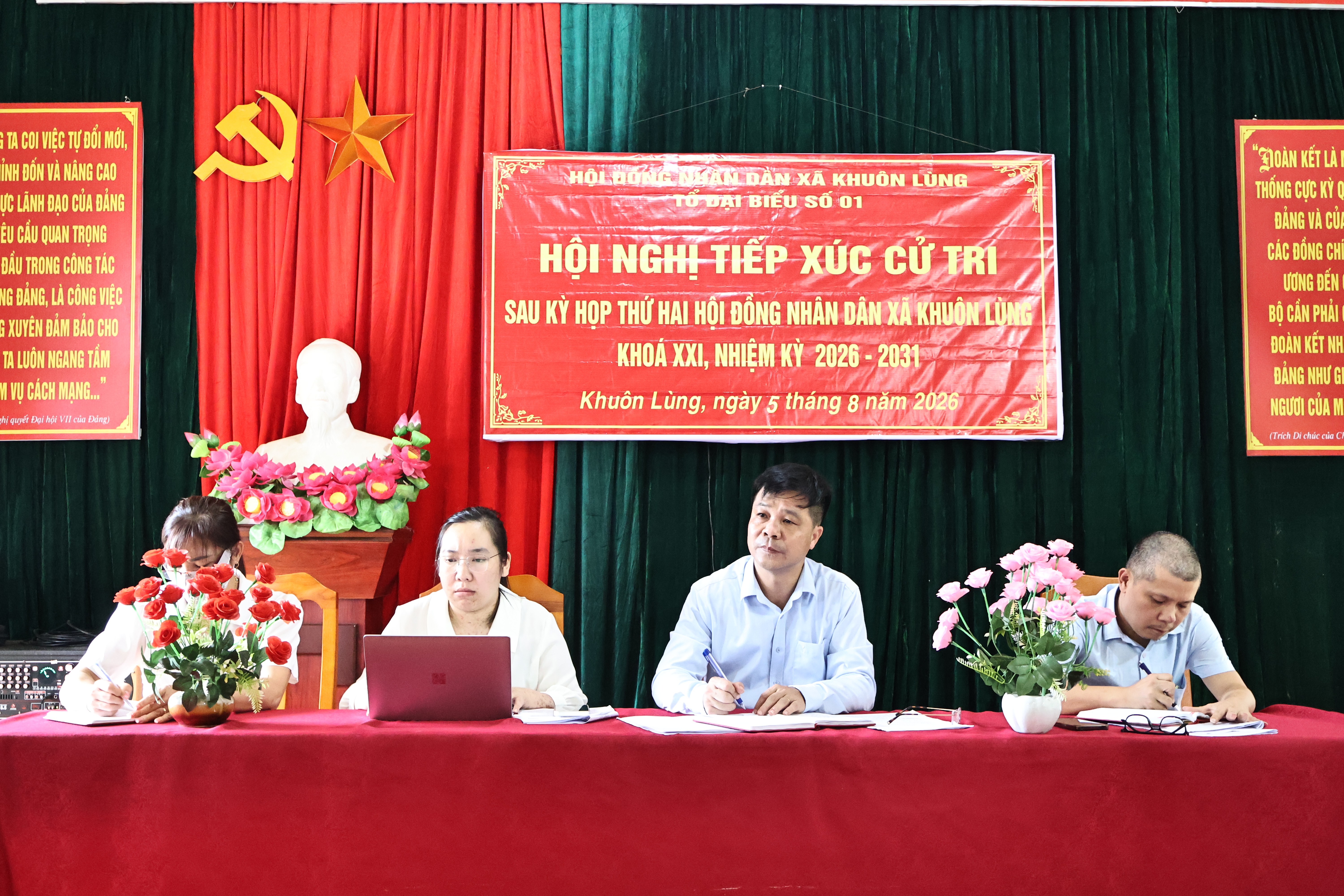 CÁC TỔ ĐẠI BIỂU HĐND XÃ KHUÔN LÙNG TIẾP XÚC CỬ TRI SAU KỲ HỌP THỨ HAI TẠI CÁC THÔN TRÊN ĐỊA BÀN XÃ