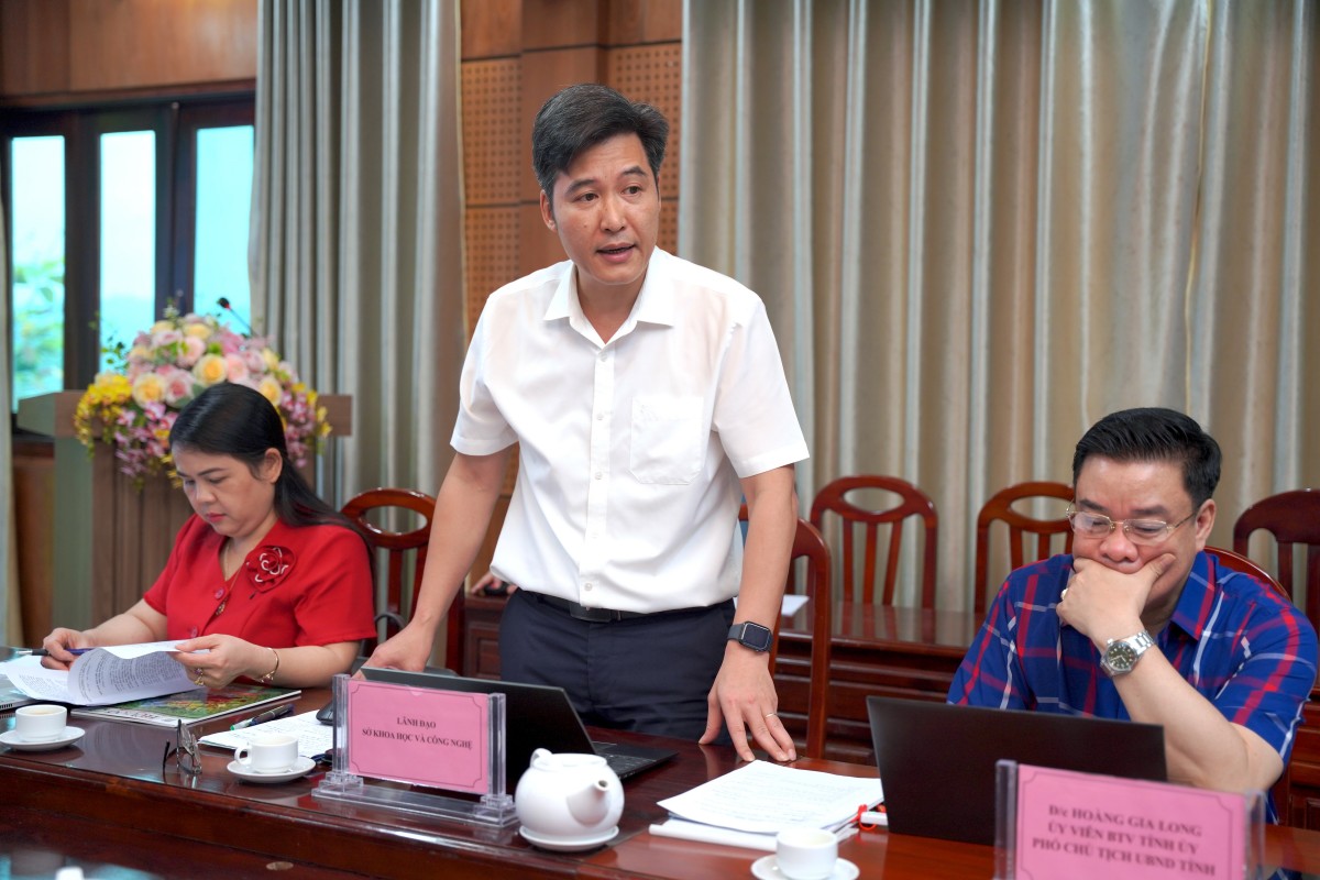 &Ocirc;ng Phan Đăng Đ&ocirc;ng, Ph&oacute; Gi&aacute;m đốc Sở Khoa học v&agrave; C&ocirc;ng nghệ tỉnh Tuy&ecirc;n Quang ph&aacute;t biểu tại buổi l&agrave;m việc.