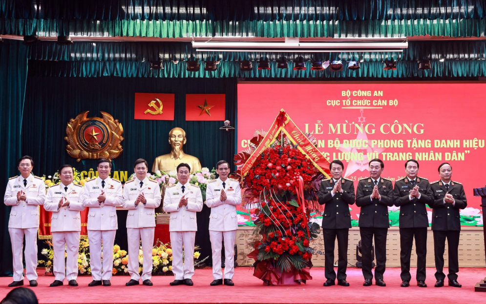 TIẾP TỤC TẠO BƯỚC ĐỘT PHÁ VỀ CÔNG TÁC TỔ CHỨC CÁN BỘ