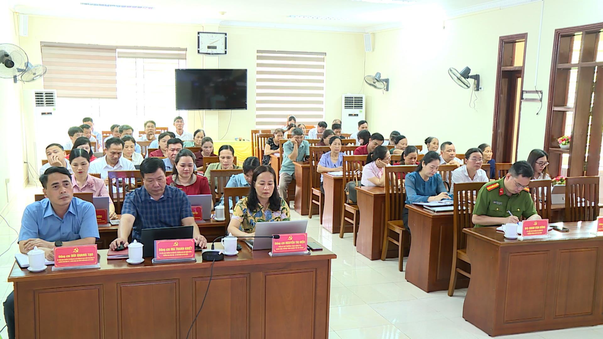 Hội nghị đánh giá 1 năm thực hiện sắp xếp đơn vị hành chính các cấp và hoạt động của chính quy ền địa phương 2 cấp