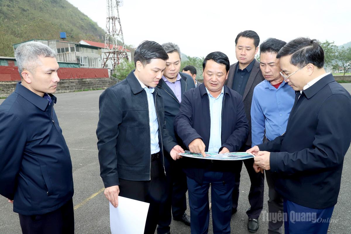 Bí thư Tỉnh ủy Hầu A Lềnh khảo sát quy hoạch du lịch tại xã Quản Bạ và Thuận Hòa