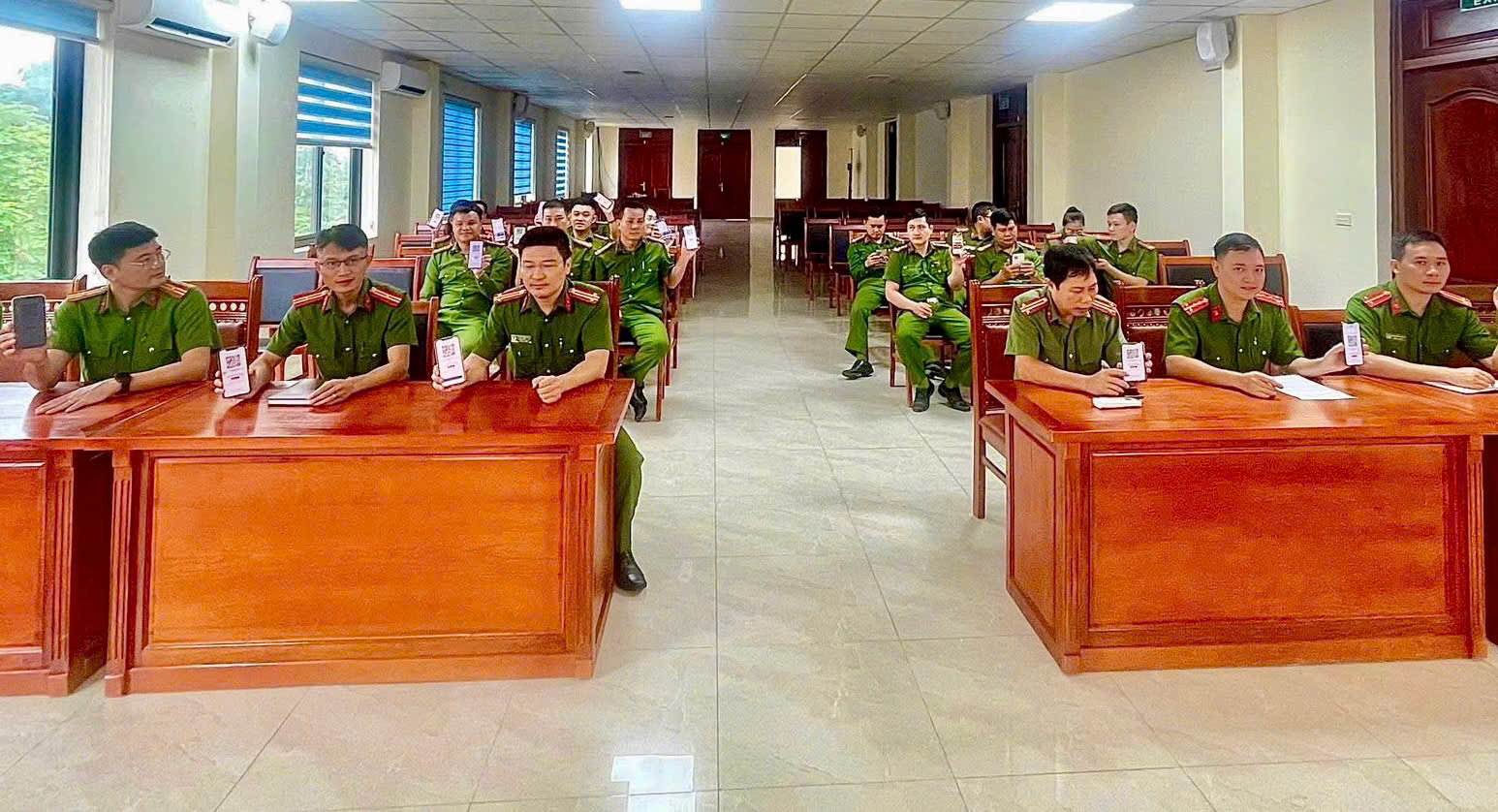 CÔNG AN XÃ HÀM YÊN HƯỞNG ỨNG VÀ KÊU GỌI ỦNG HỘ ĐỒNG BÀO VÙNG LŨ QUA ỨNG DỤNG VNeID