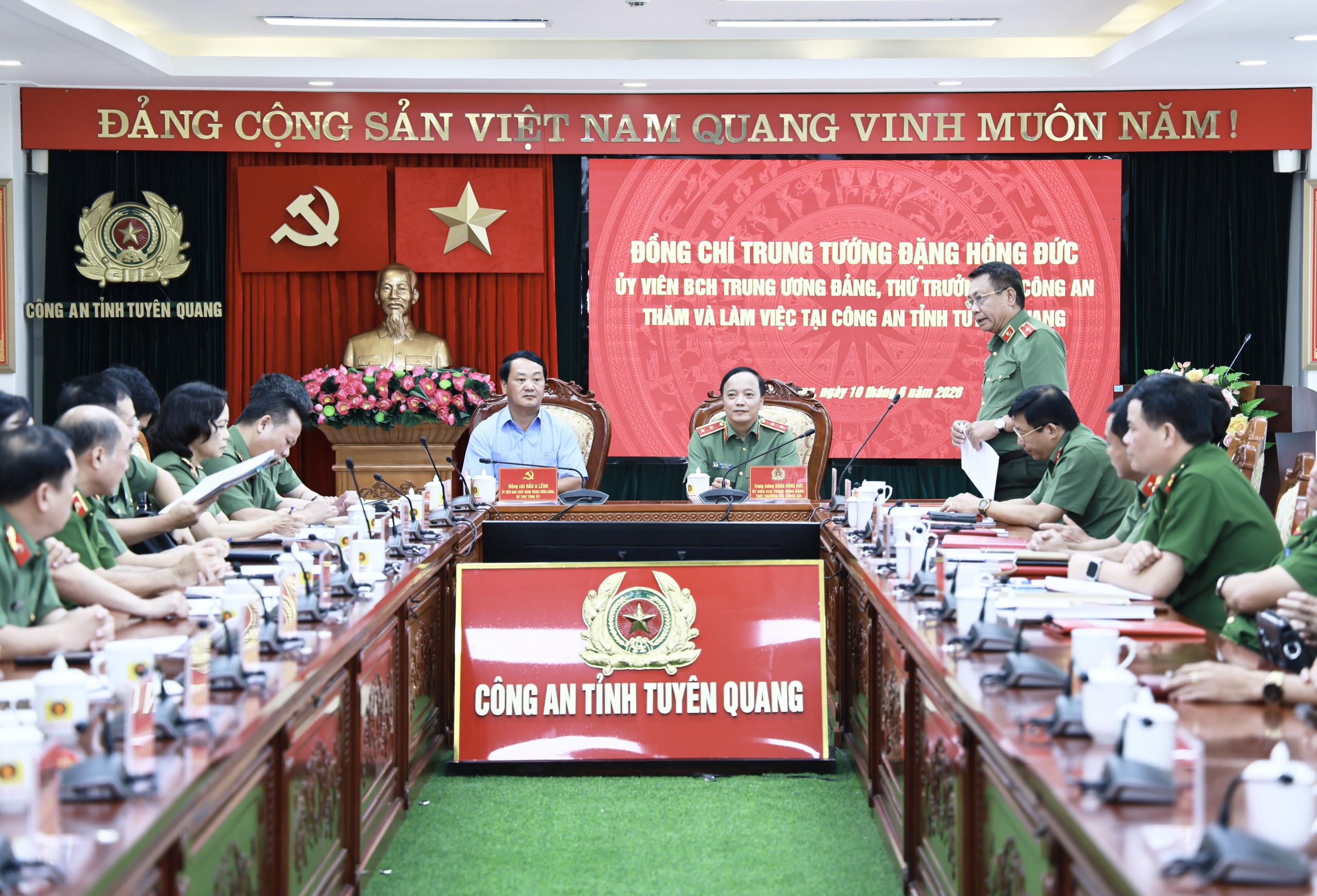 THỨ TRƯỞNG BỘ CÔNG AN ĐẶNG HỒNG ĐỨC LÀM VIỆC VỚI CÔNG AN TỈNH TUYÊN QUANG