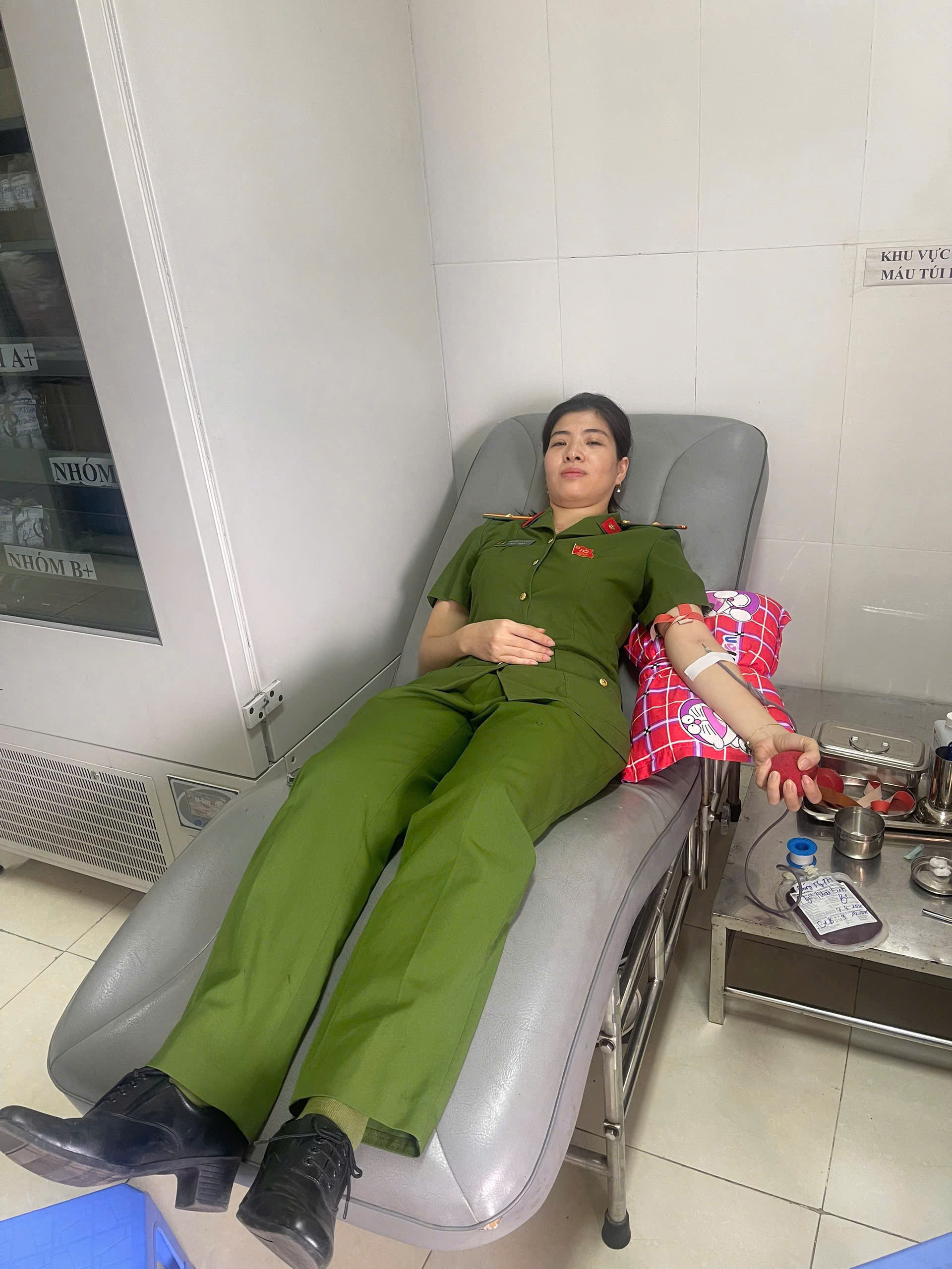 CBCS CÔNG AN PHƯỜNG HÀ GIANG 2 KỊP THỜI HIẾN MÁU CỨU NGƯỜI