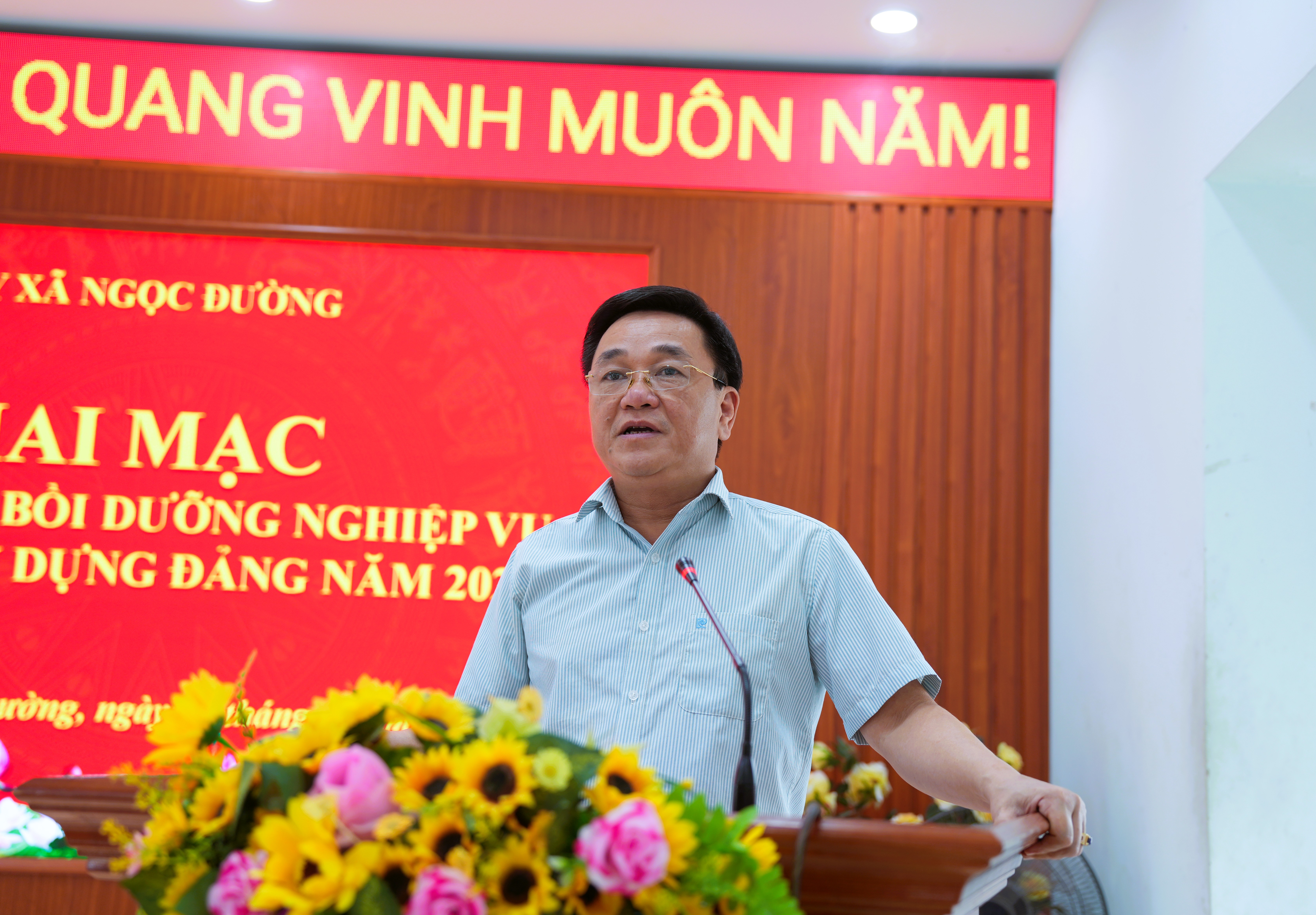 Bí thư Đảng ủy xã Bùi Huy Hoàng khai mạc lớp tập huấn, bồi dưỡng nghiệp vụ công tác xây dựng Đảng năm 2026