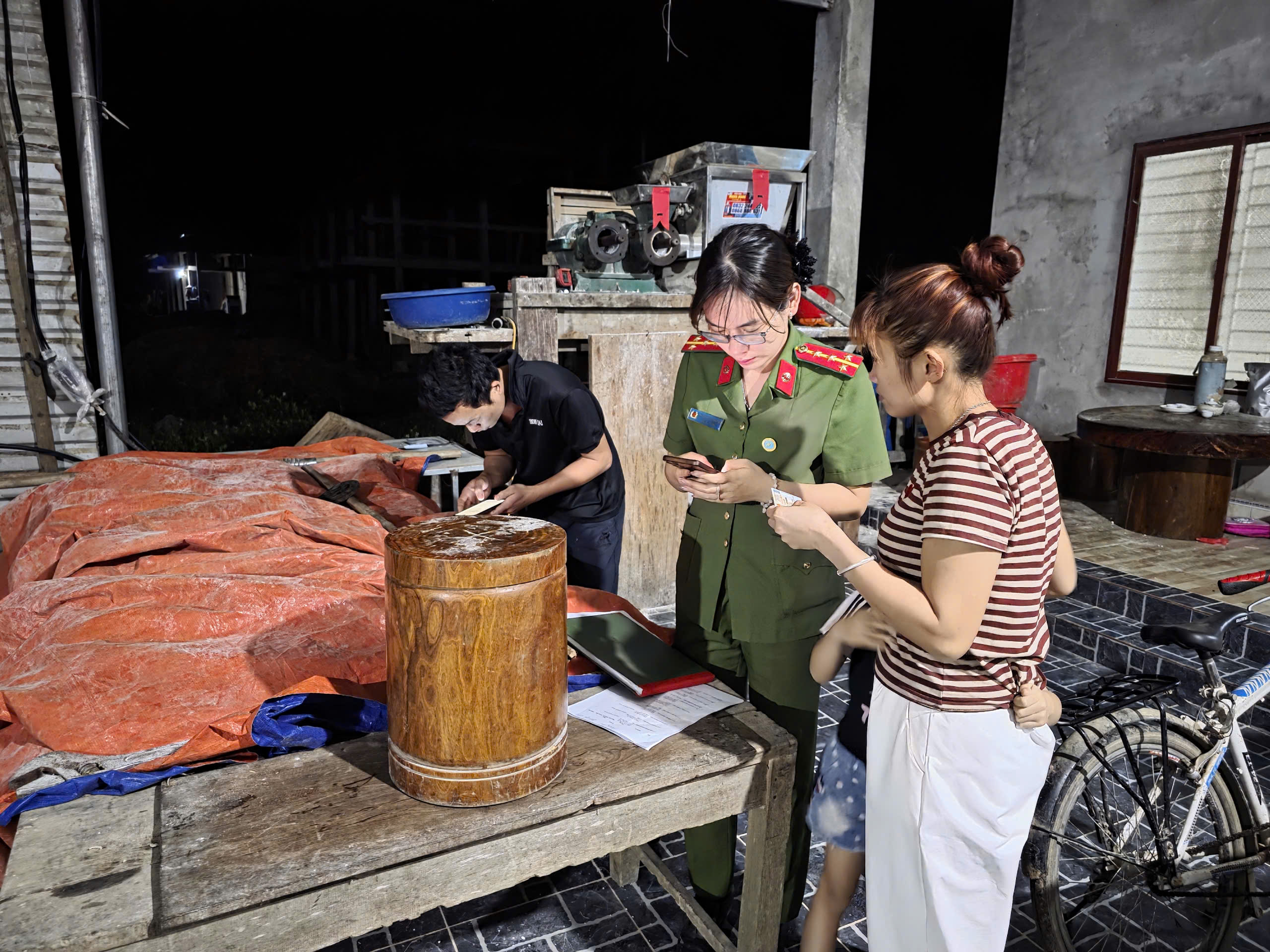 CÔNG AN XÃ THUẬN HÒA NÂNG CAO HIỆU QUẢ QUẢN LÝ LƯU TRÚ, CHỦ ĐỘNG PHÒNG NGỪA TỆ NẠN MA TÚY 