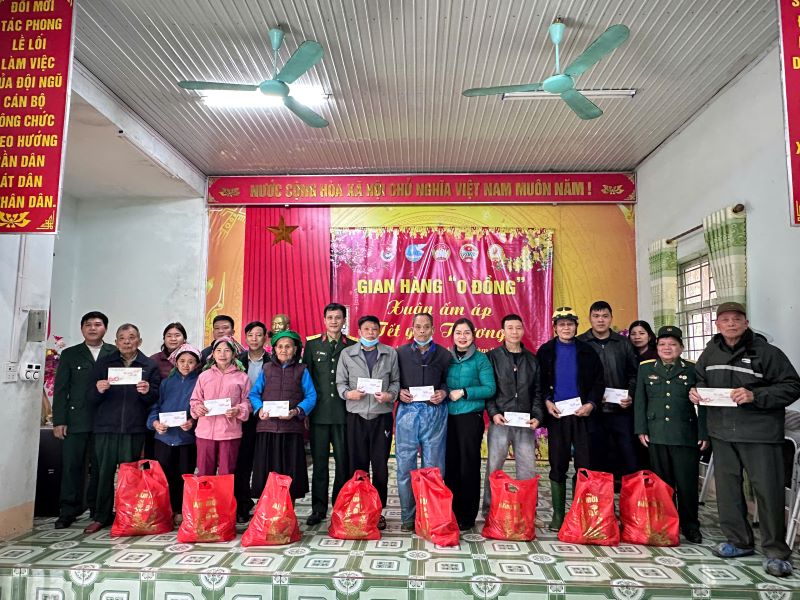 Gian hàng 0 Đồng “Xuân ấm áp, Tết yêu thương”