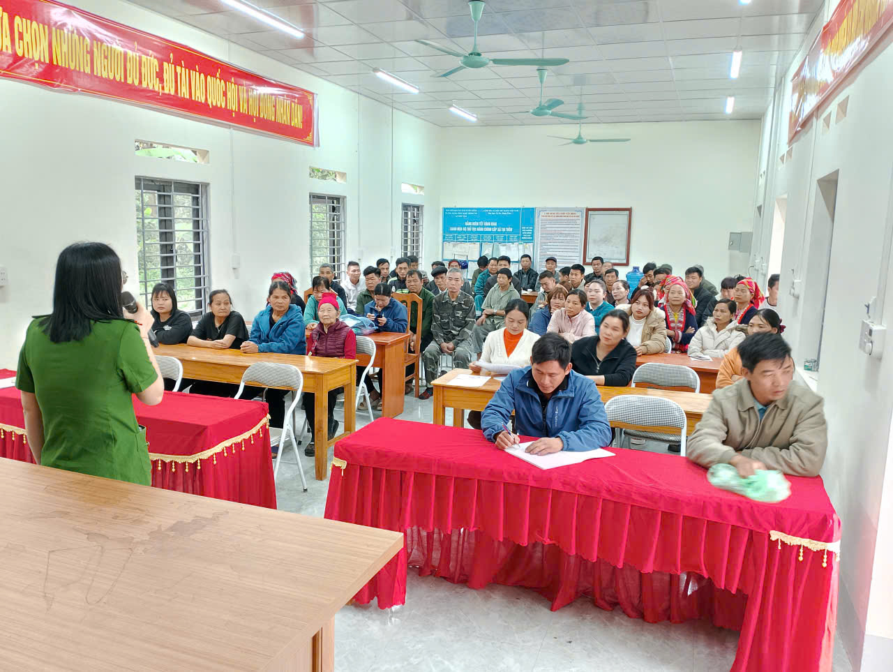 ĐẨY MẠNH TUYÊN TRUYỀN PHÁP LUẬT, ĐẢM BẢO AN NINH TRẬT TỰ TRÊN ĐỊA BÀN XÃ BẮC QUANG