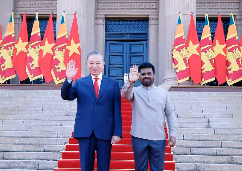 Sri Lanka stages welcome ceremony for top Vietnamese leader with 21-gun salute