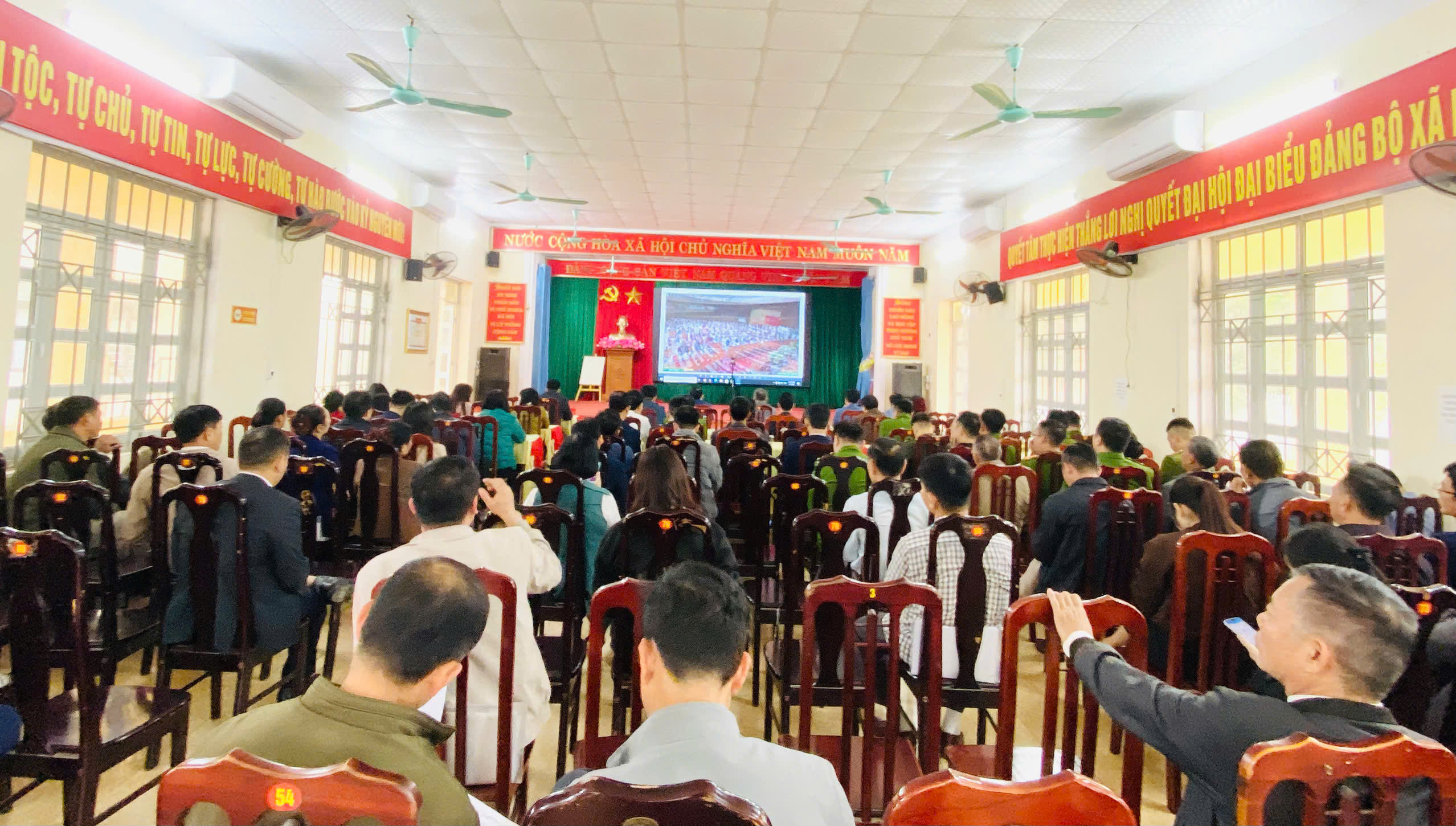 Xã Bình Ca tham dự Hội nghị toàn quốc quán triệt Nghị quyết Đại hội XIV của Đảng