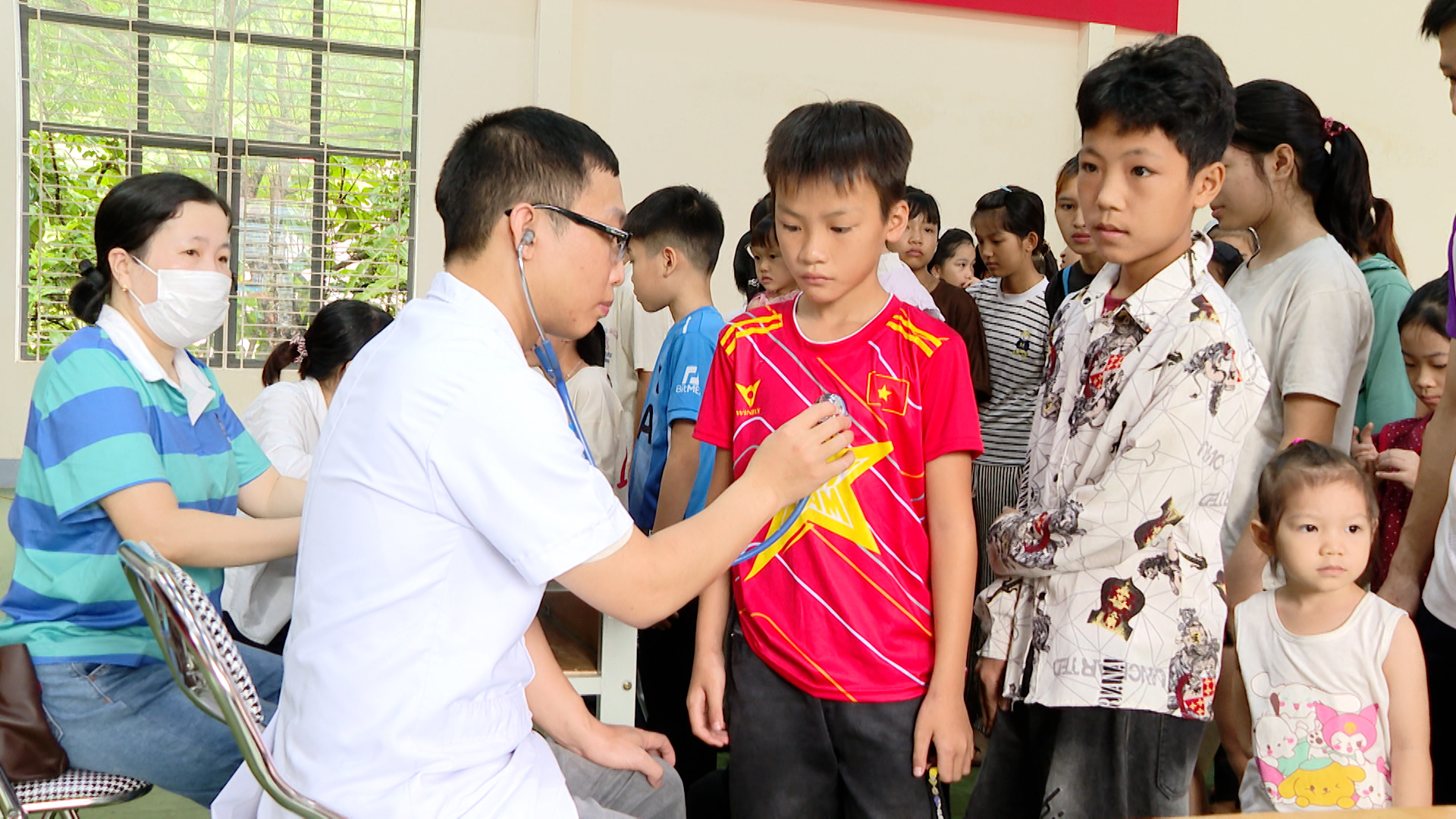 Trên 500 trẻ em xã Lâm Bình được khám sàng lọc bệnh tim bẩm sinh miễn phí