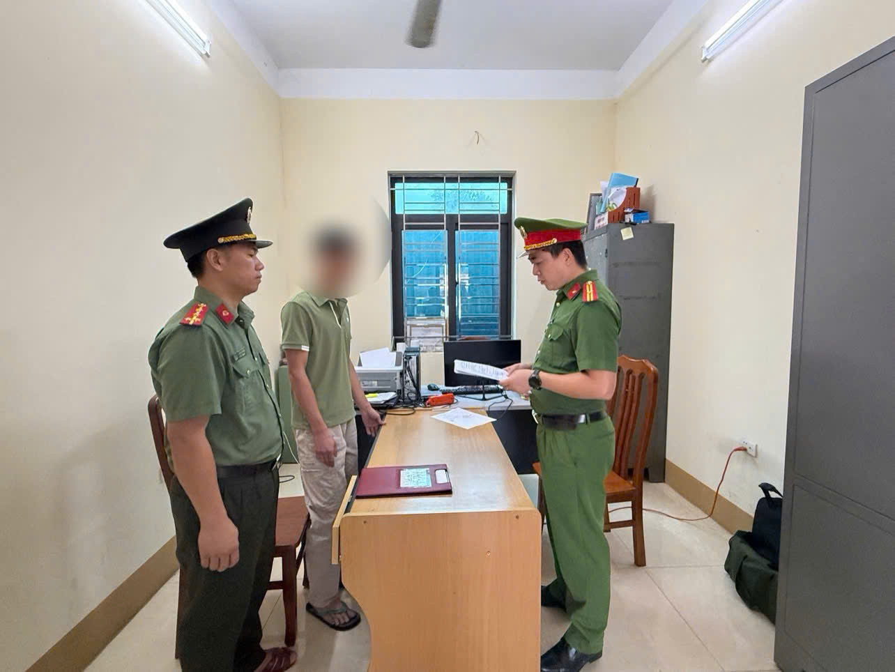 KHỞI TỐ BỊ CAN VỀ HÀNH VI "CỐ Ý LÀM HƯ HỎNG TÀI SẢN": LỜI CẢNH TỈNH VỀ CÁCH ỨNG XỬ KHI PHÁT SINH MÂU THUẪN