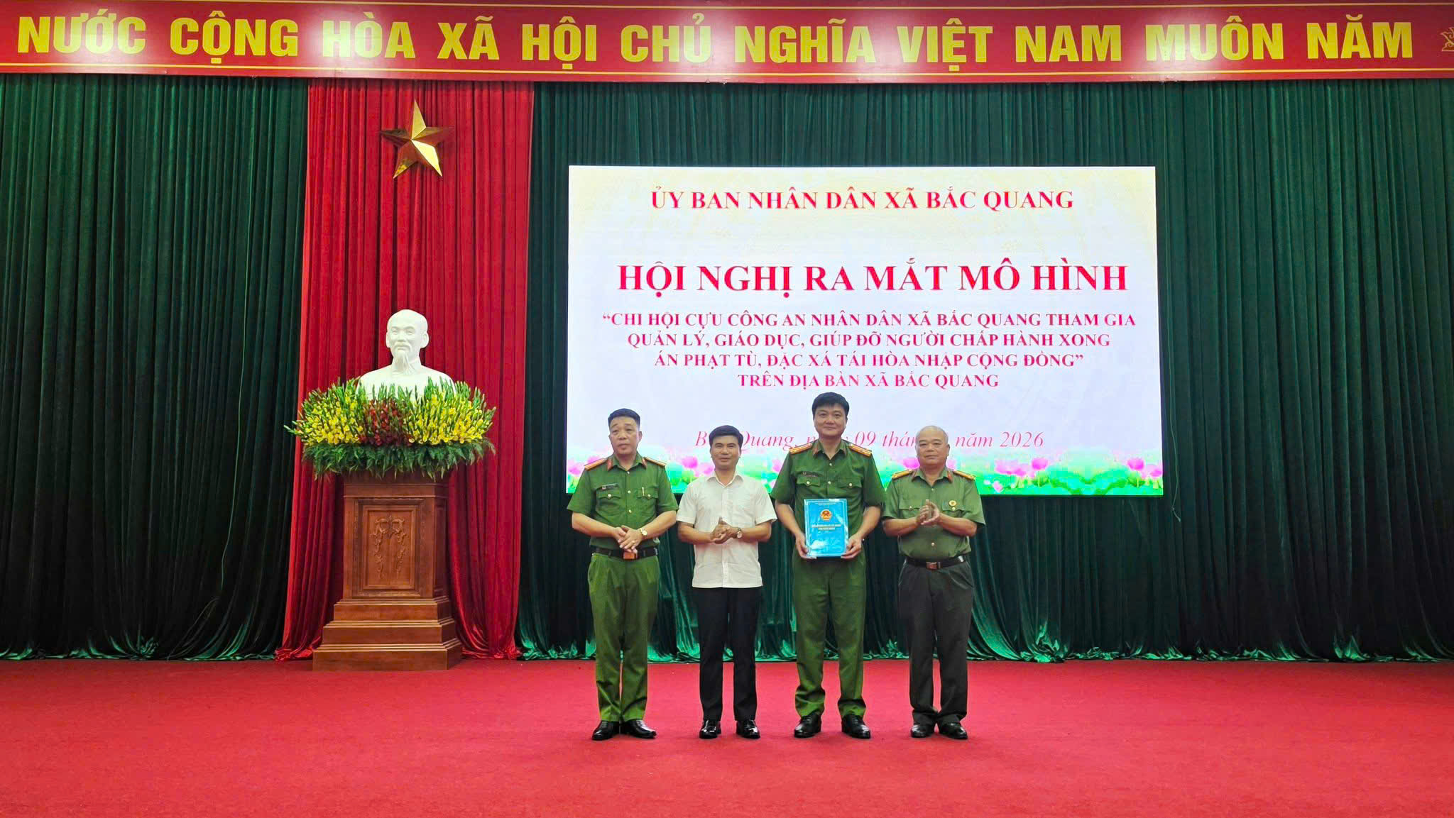RA MẮT MÔ HÌNH CHI HỘI CỰU CAND XÃ BẮC QUANG THAM GIA QUẢN LÝ, GIÁO DỤC, GIÚP ĐỠ NGƯỜI CHẤP HÀNH XONG ÁN PHẠT TÙ