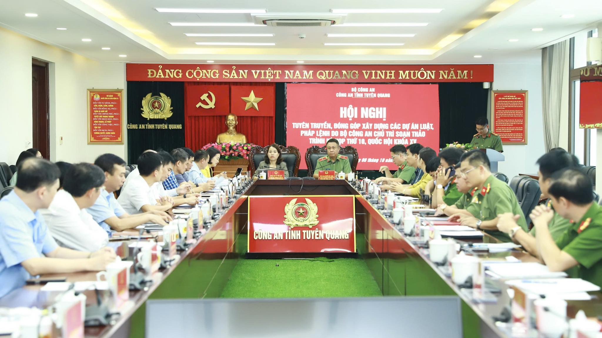 CÔNG AN TỈNH TUYÊN QUANG TỔ CHỨC THÔNG TIN, TUYÊN TRUYỀN, LẤY Ý KIẾN THAM GIA GÓP Ý CÁC DỰ THẢO LUẬT DO BỘ CÔNG AN CHỦ TRÌ SOẠN THẢO
