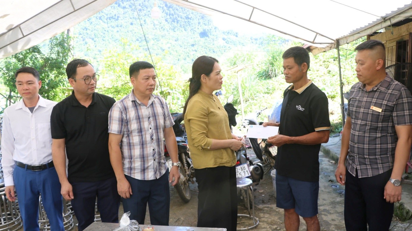 Sở Dân tộc và Tôn giáo thăm hỏi, hỗ trợ các hộ dân bị thiệt hại do thiên tai tại các xã Yên Thành, Hồ Thầu và Bắc Quang