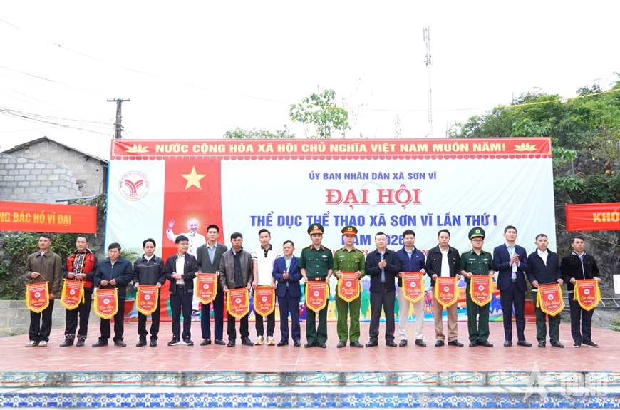 Sôi nổi Đại hội Thể dục thể thao và Ngày hội văn hóa các dân tộc thiểu số xã biên giới Sơn Vĩ (Tuyên Quang)