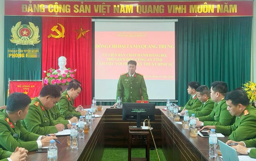 LÃNH ĐẠO CÔNG AN TỈNH LÀM VIỆC VỚI PHÒNG KỸ THUẬT HÌNH SỰ