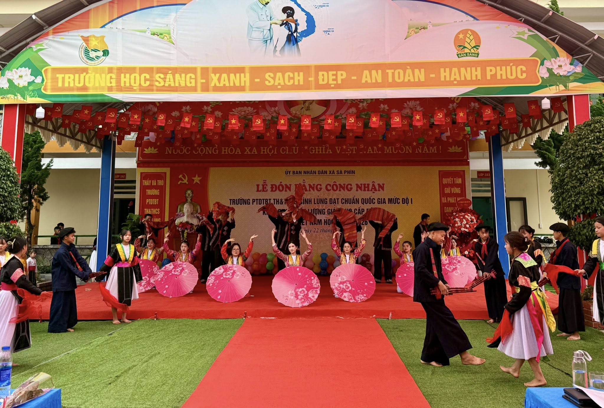 văn nghệ.jpg