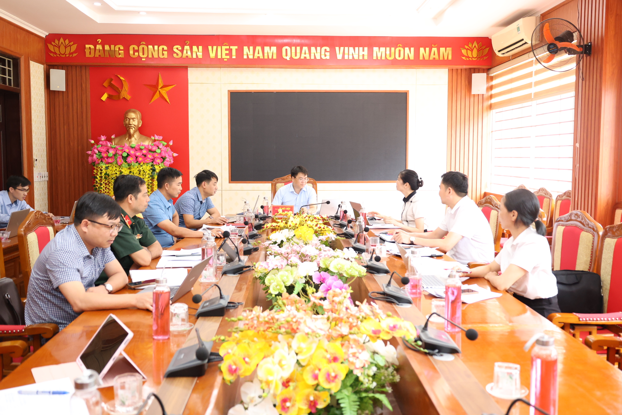 Họp Ban Thường vụ Đảng uỷ xã Lâm Bình